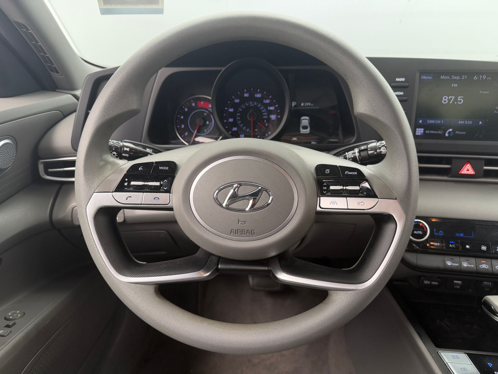 Thumbnail: 2022 Hyundai Elantra - 5