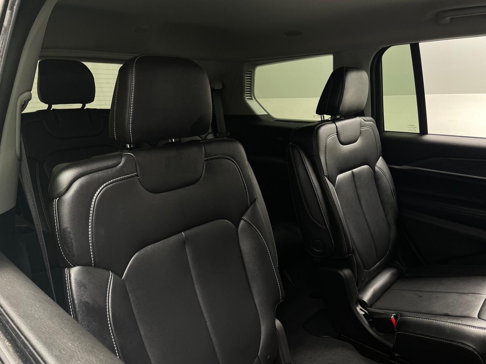 Thumbnail: 2023 Jeep Grand Cherokee L - 5