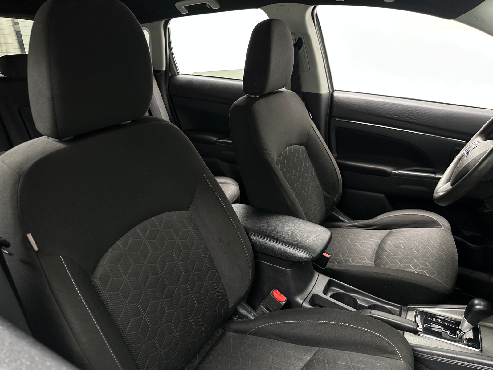 Thumbnail: 2020 Mitsubishi Outlander Sport - 2