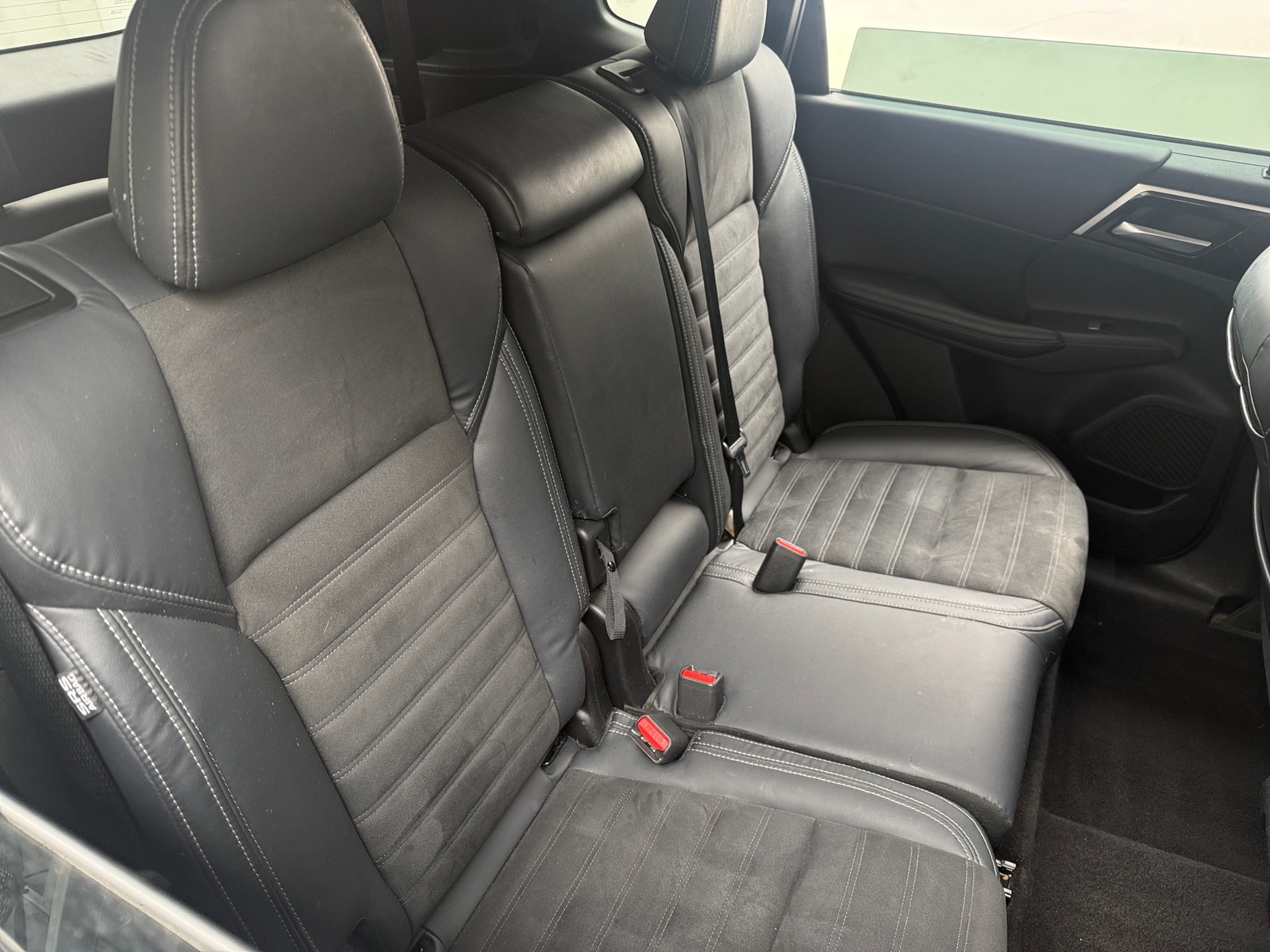 Thumbnail: 2022 Mitsubishi Outlander - 6