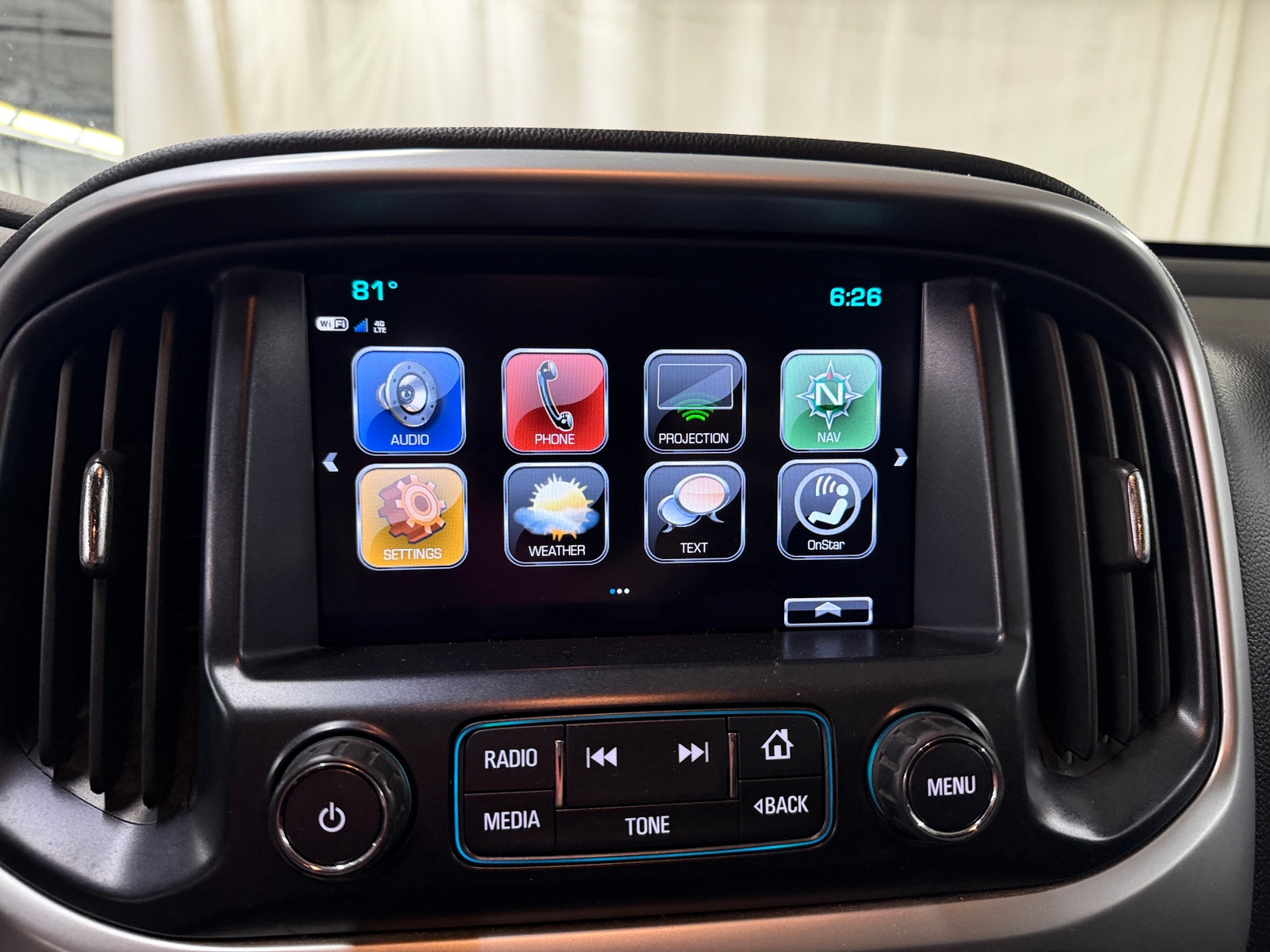 Thumbnail: 2018 Chevrolet Colorado - 3