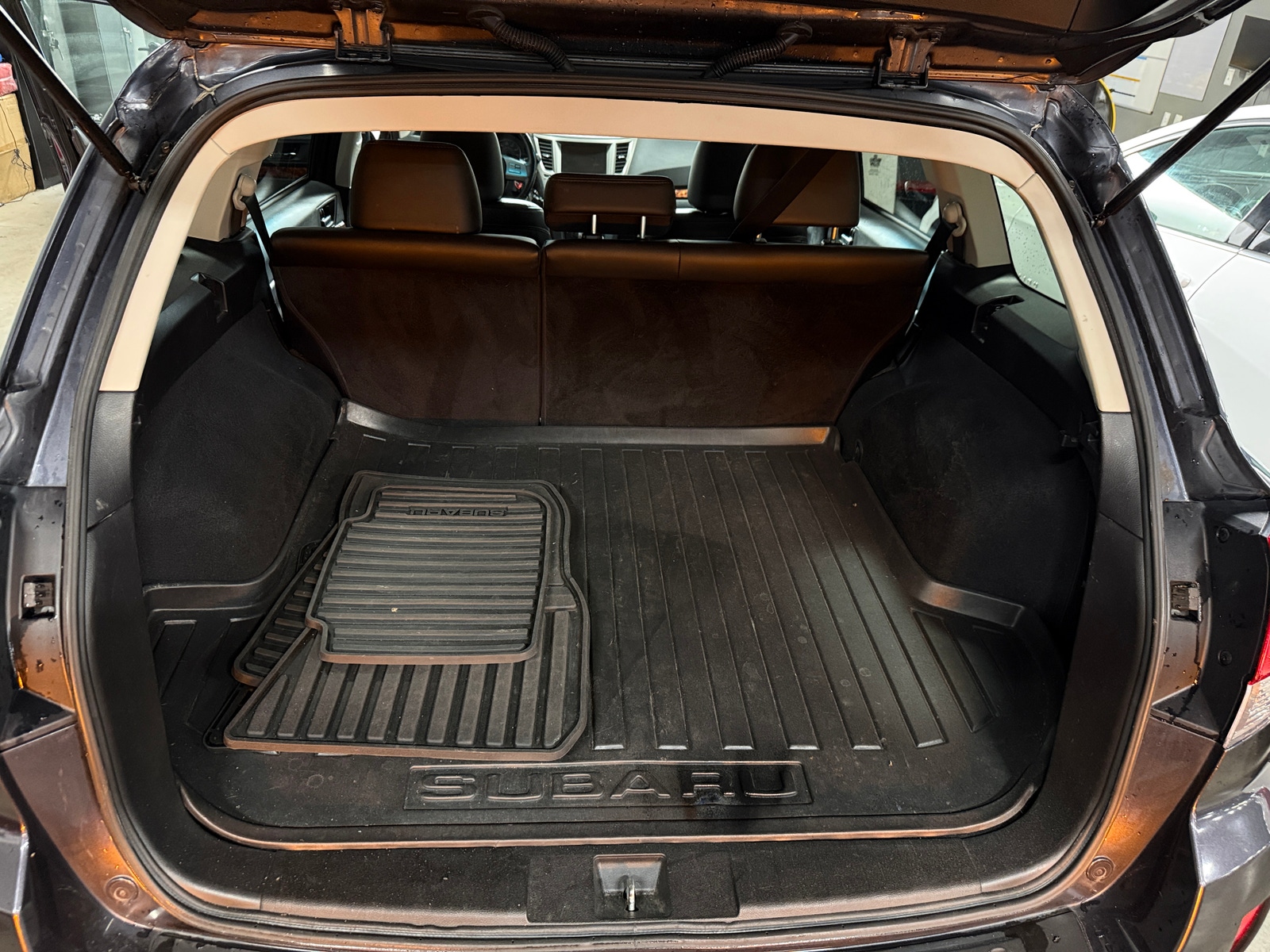 Thumbnail: 2011 Subaru Outback - 6
