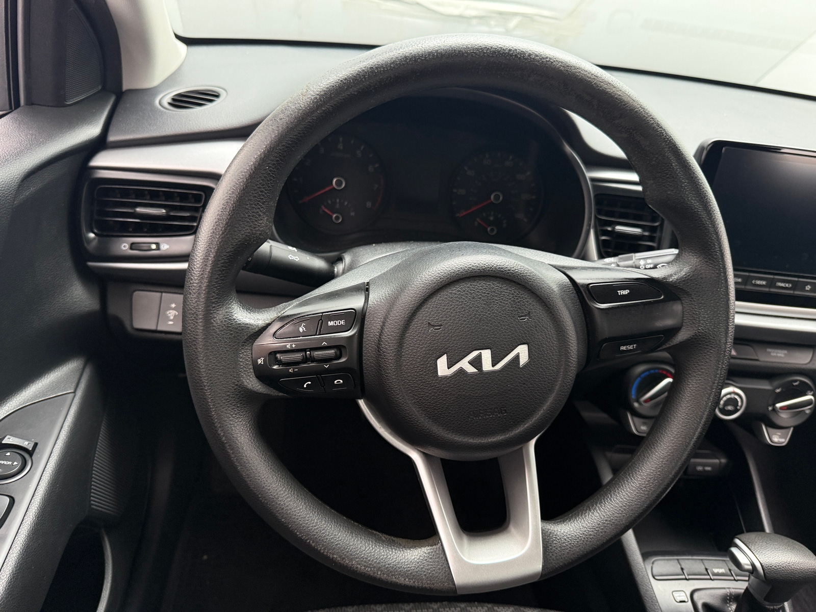 Thumbnail: 2023 Kia Rio - 5