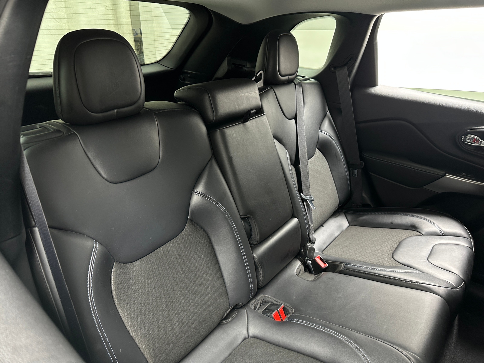 Thumbnail: 2020 Jeep Cherokee - 6