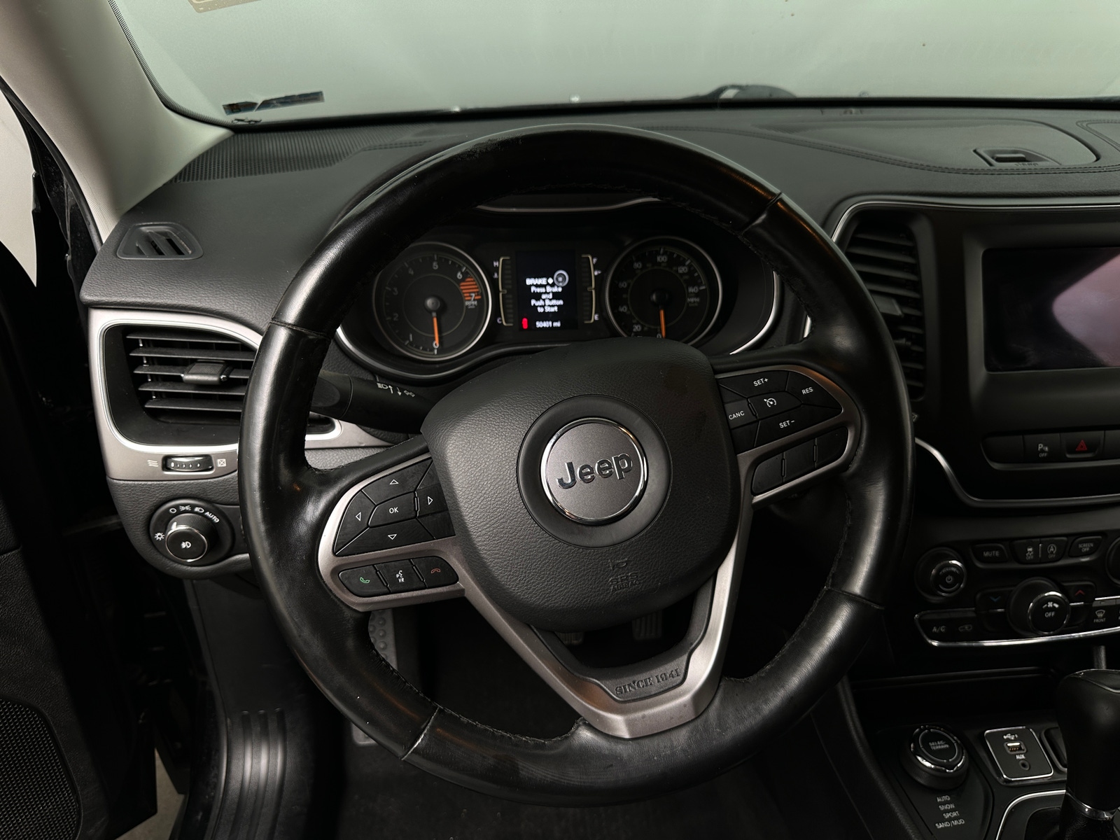 Thumbnail: 2020 Jeep Cherokee - 5