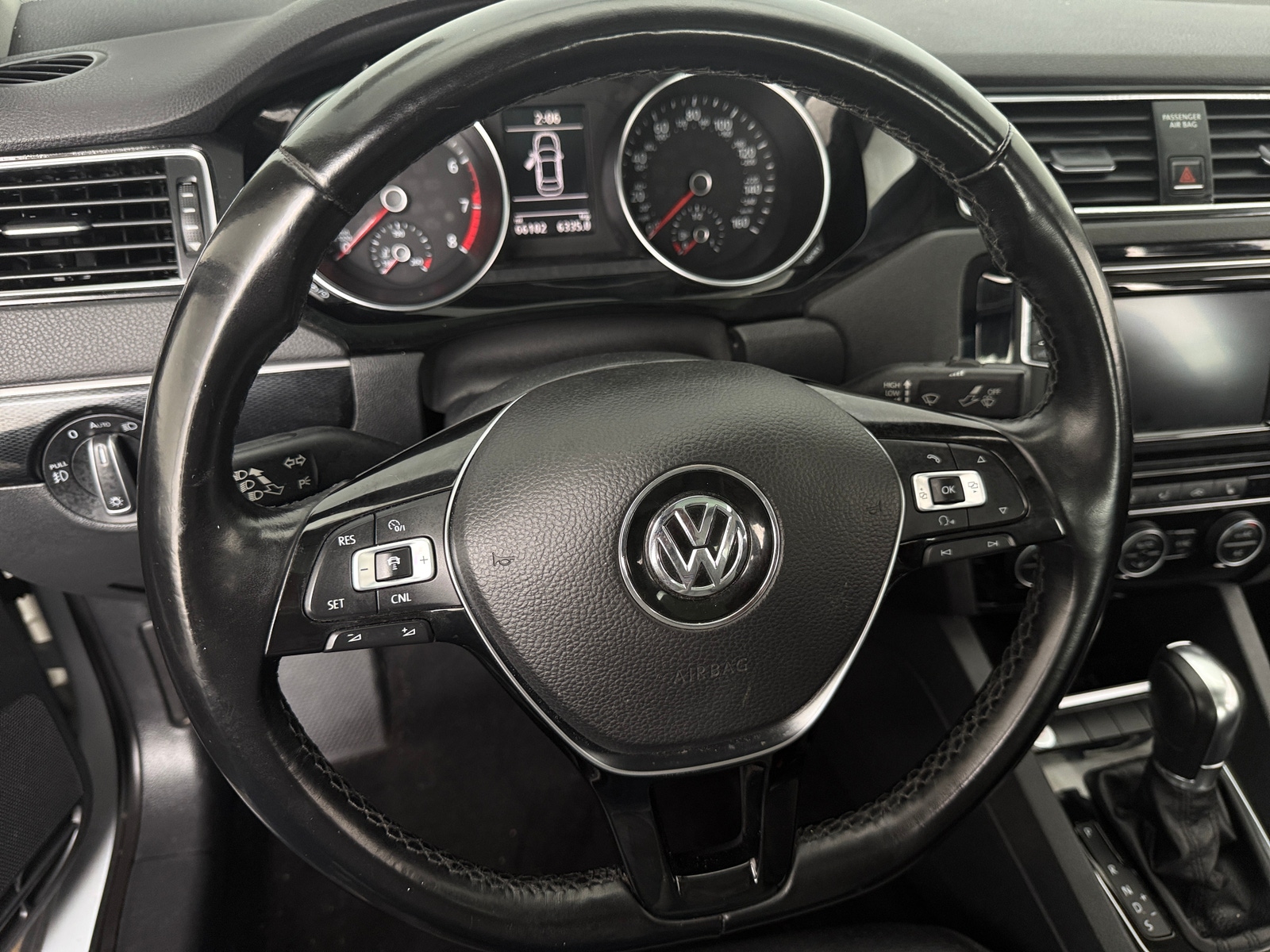 Thumbnail: 2017 Volkswagen Jetta - 4