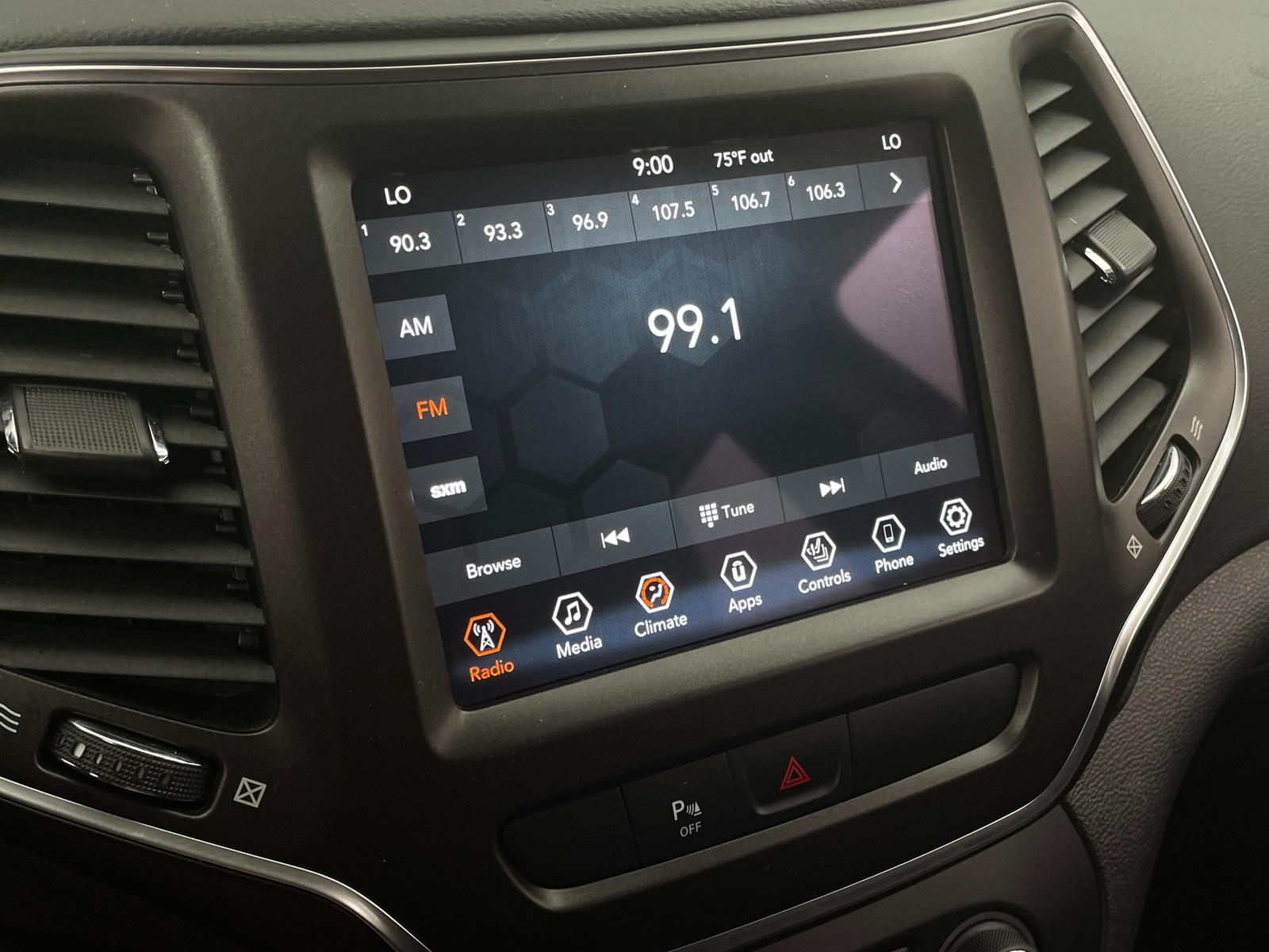 Thumbnail: 2020 Jeep Cherokee - 4