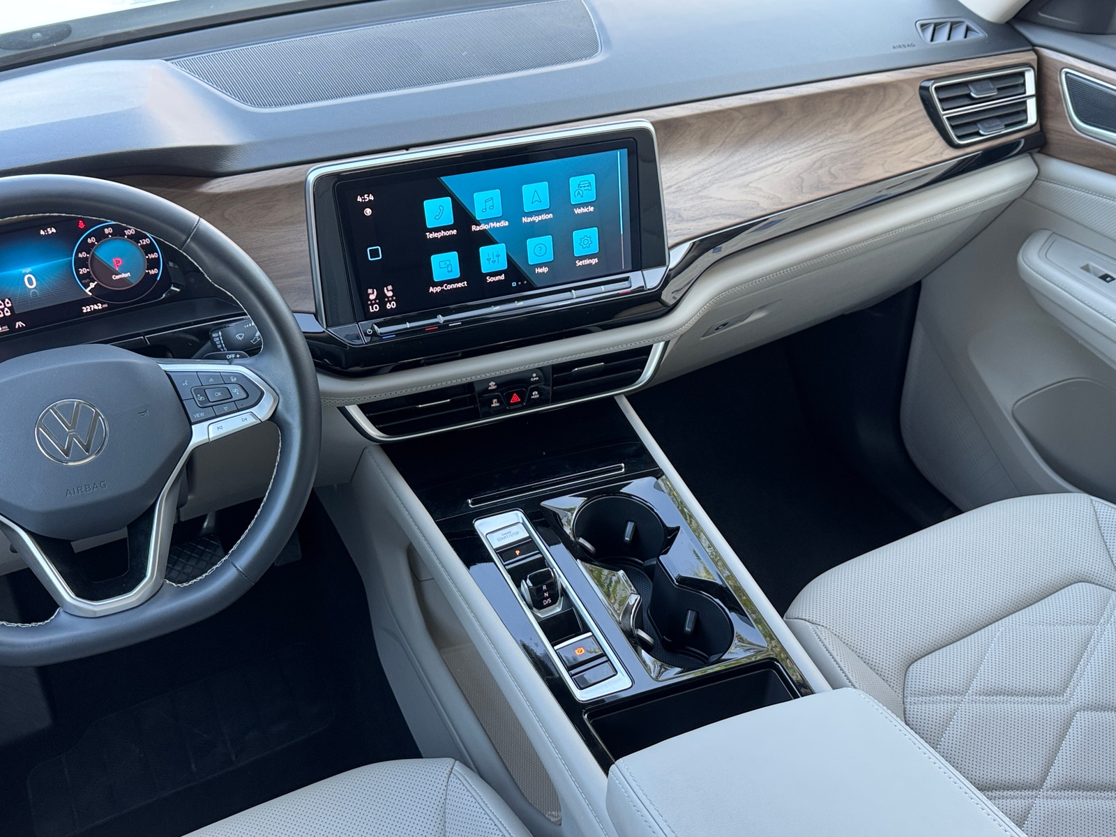 Thumbnail: 2026 Volkswagen Atlas - 3