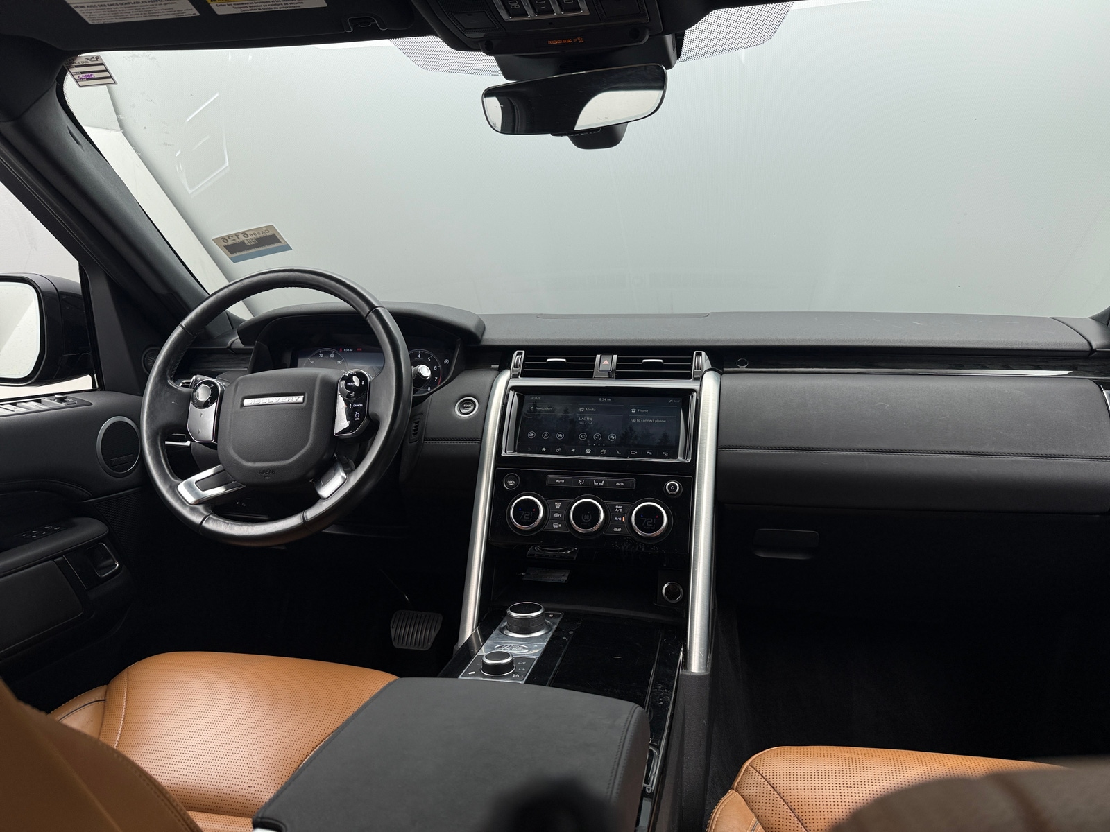 Thumbnail: 2020 Land Rover Discovery - 2