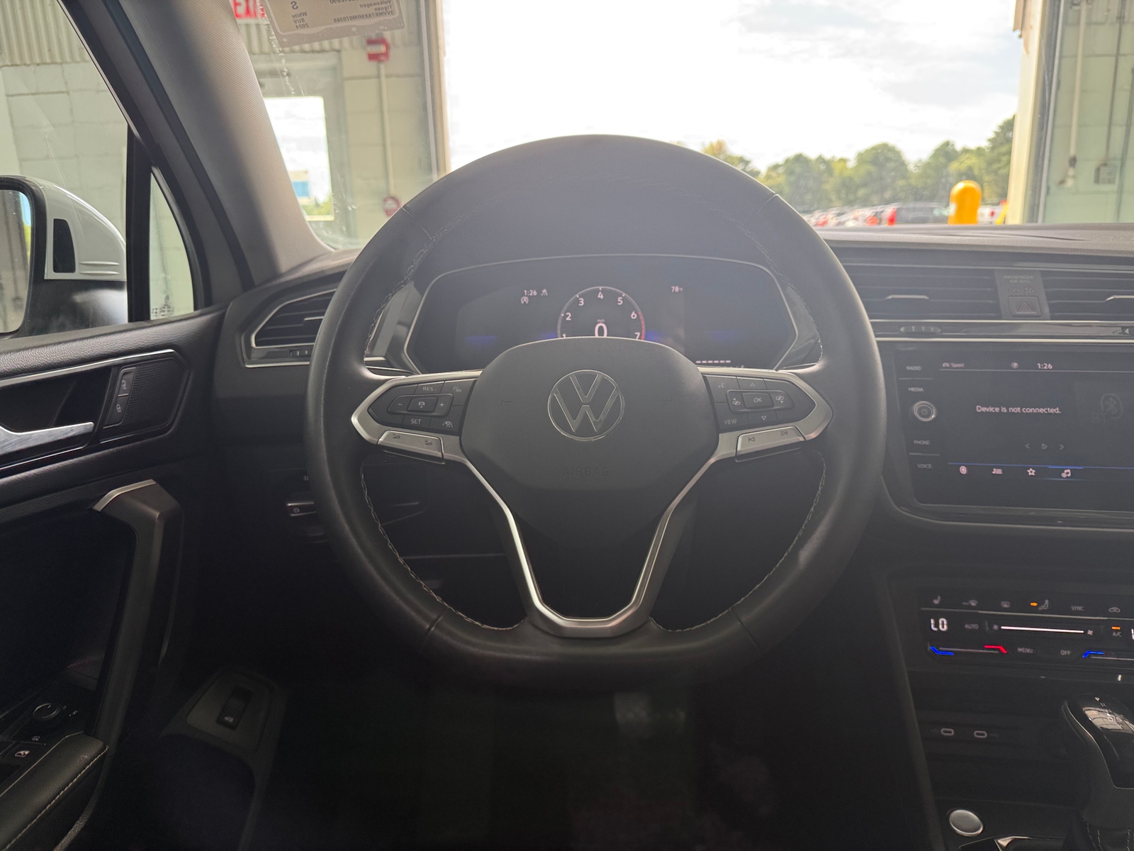 Thumbnail: 2024 Volkswagen Tiguan - 4