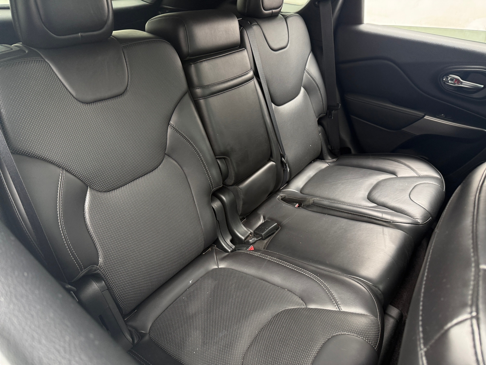 Thumbnail: 2019 Jeep Cherokee - 5