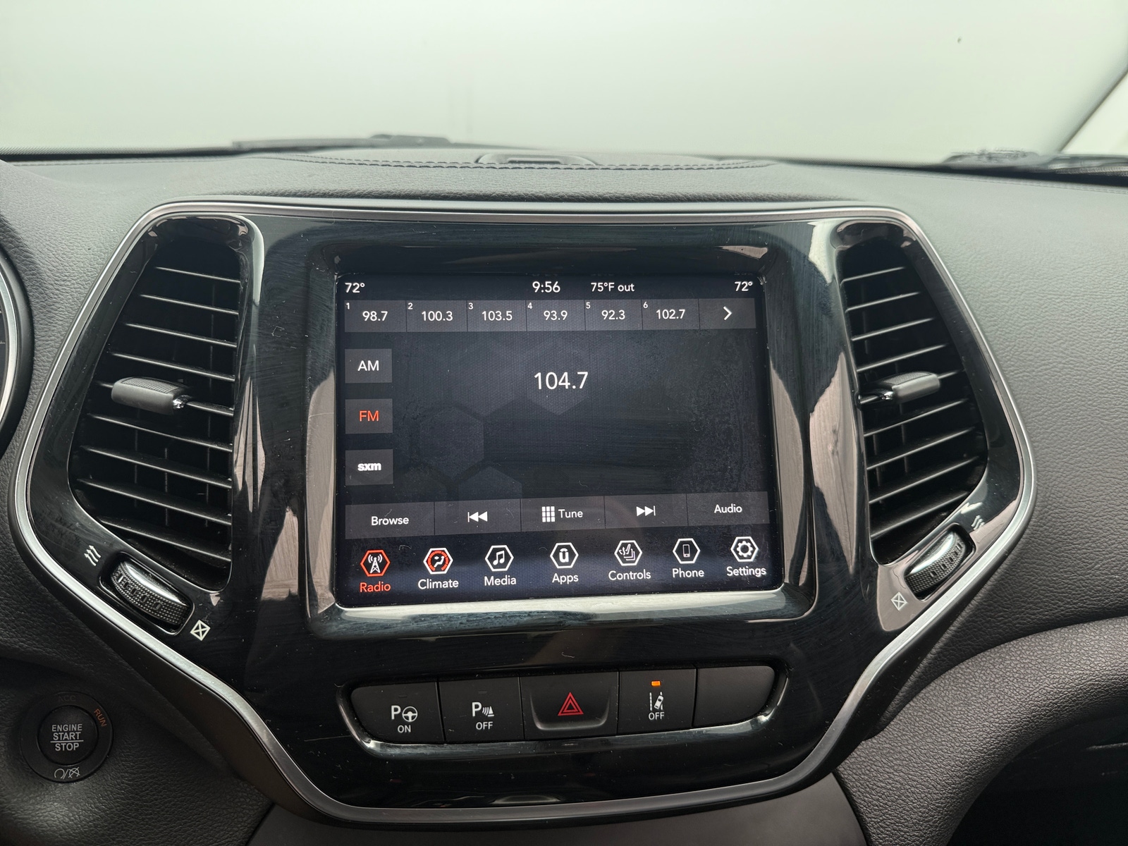Thumbnail: 2019 Jeep Cherokee - 3