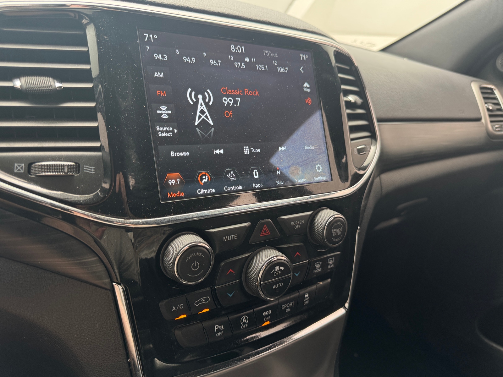 Thumbnail: 2020 Jeep Grand Cherokee - 3