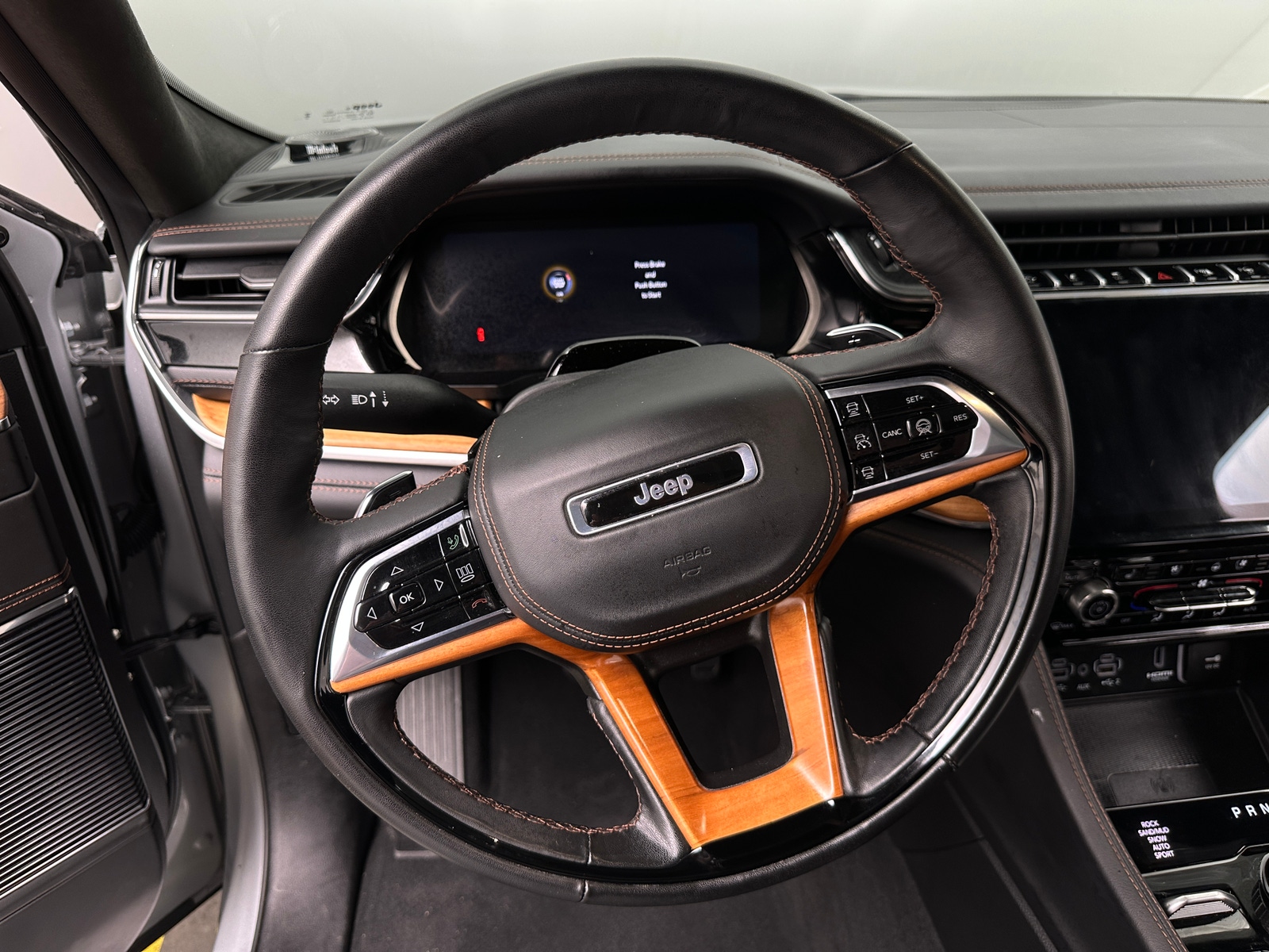 Thumbnail: 2025 Jeep Grand Cherokee L - 4