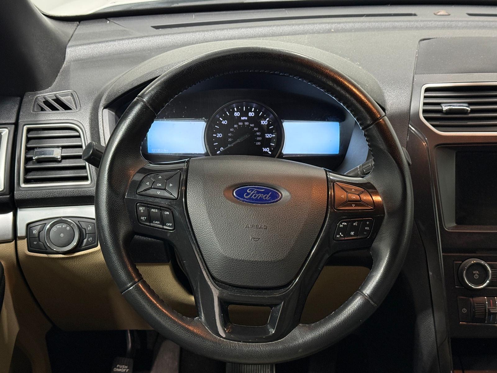 Thumbnail: 2016 Ford Explorer - 5