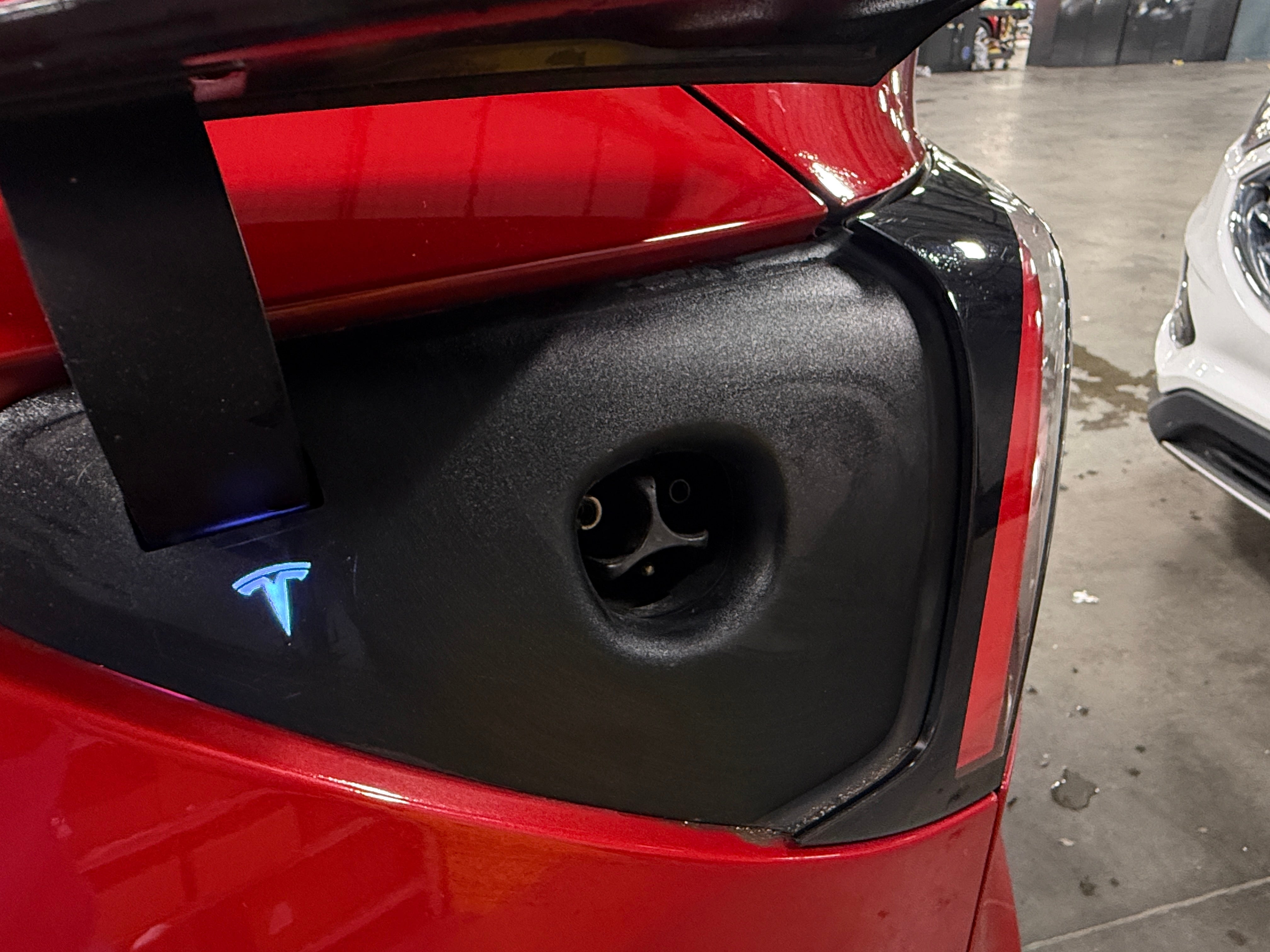 Used 2021 Tesla Model Y Long Range with VIN 5YJYGDEE5MF081076 for sale in Auburn, WA