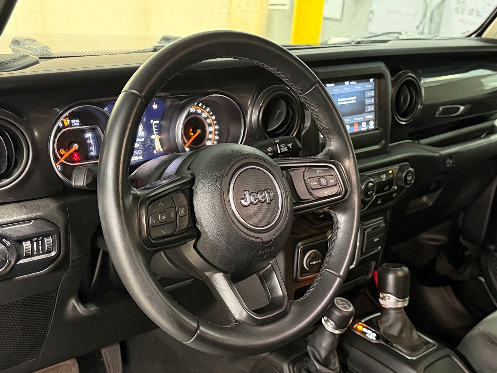 Thumbnail: 2022 Jeep Gladiator - 5