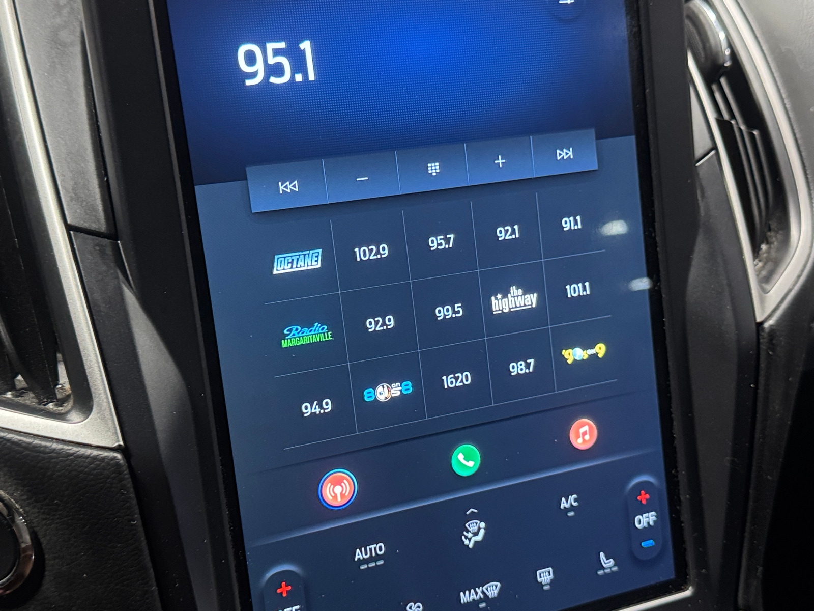 Thumbnail: 2022 Ford Edge - 3