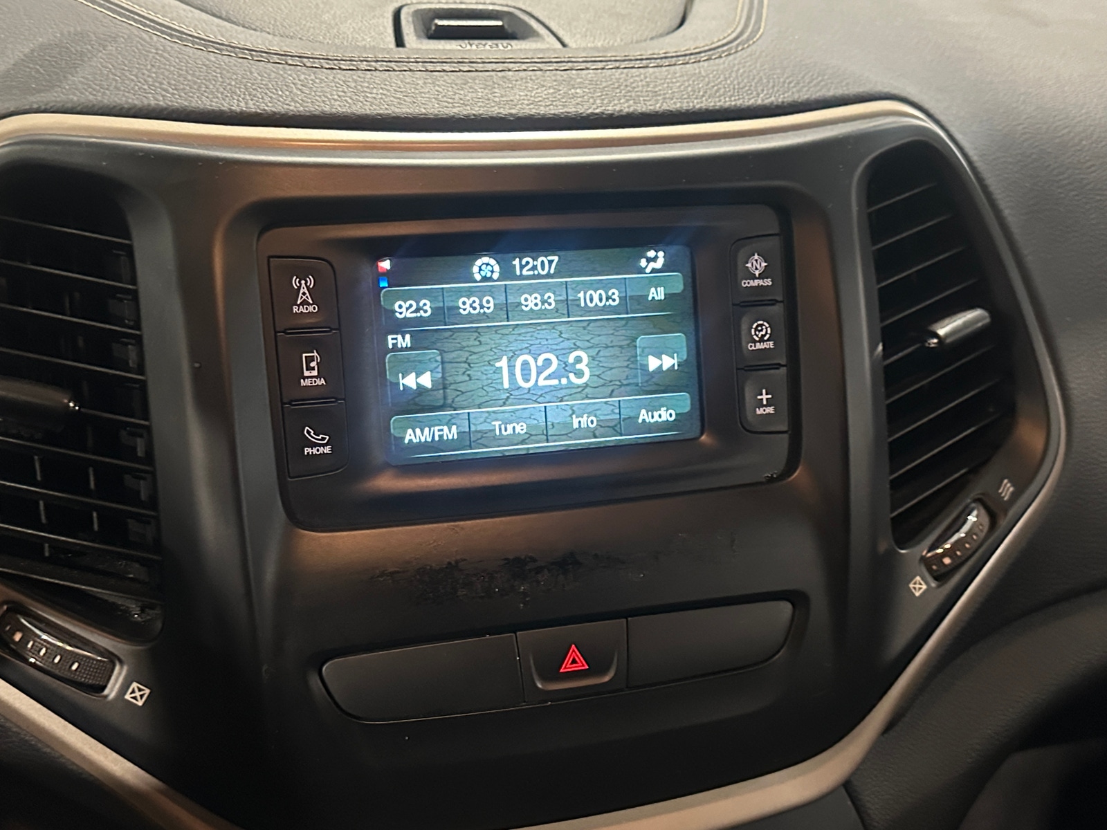 Thumbnail: 2017 Jeep Cherokee - 4