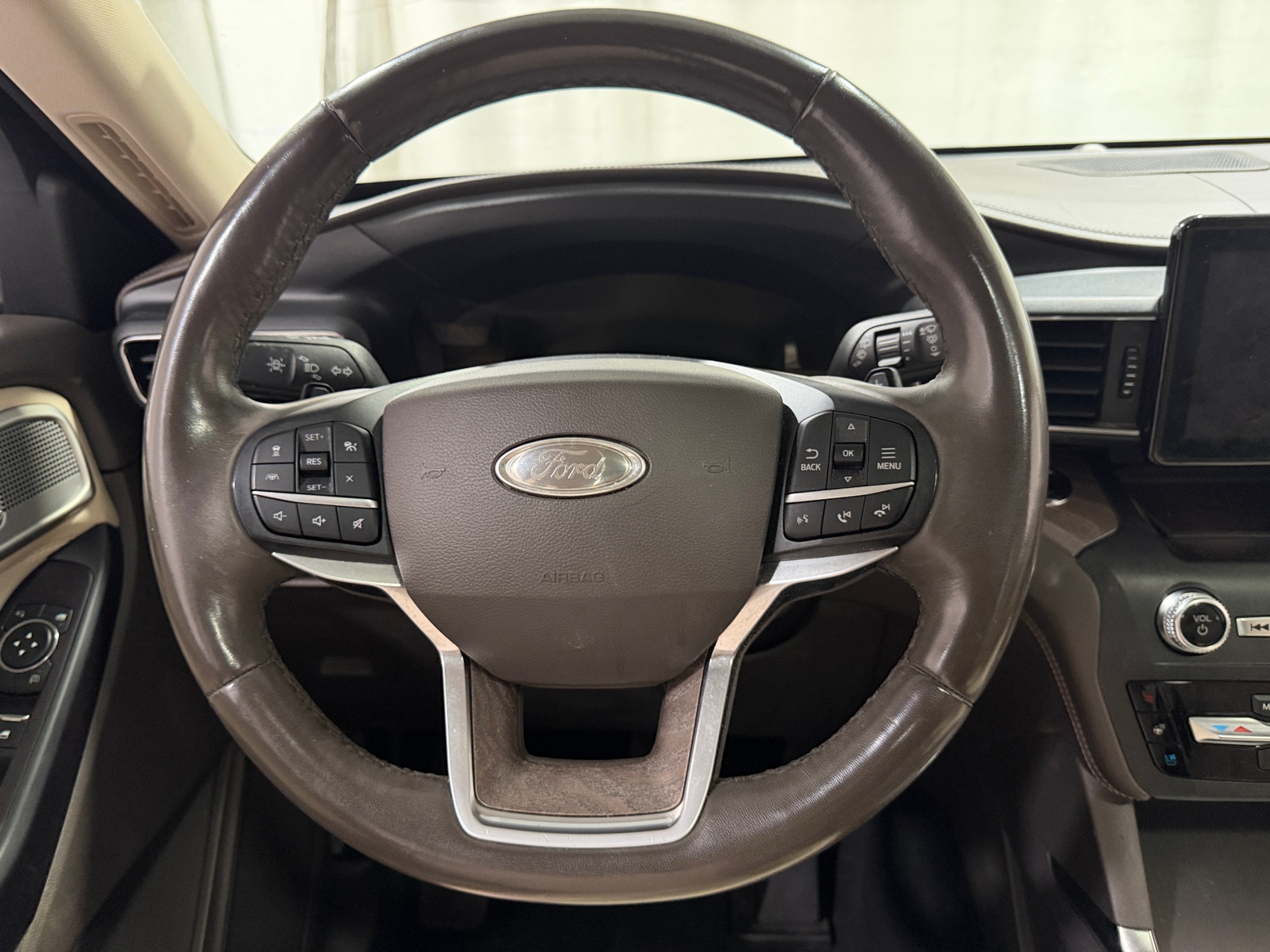 Thumbnail: 2020 Ford Explorer - 4
