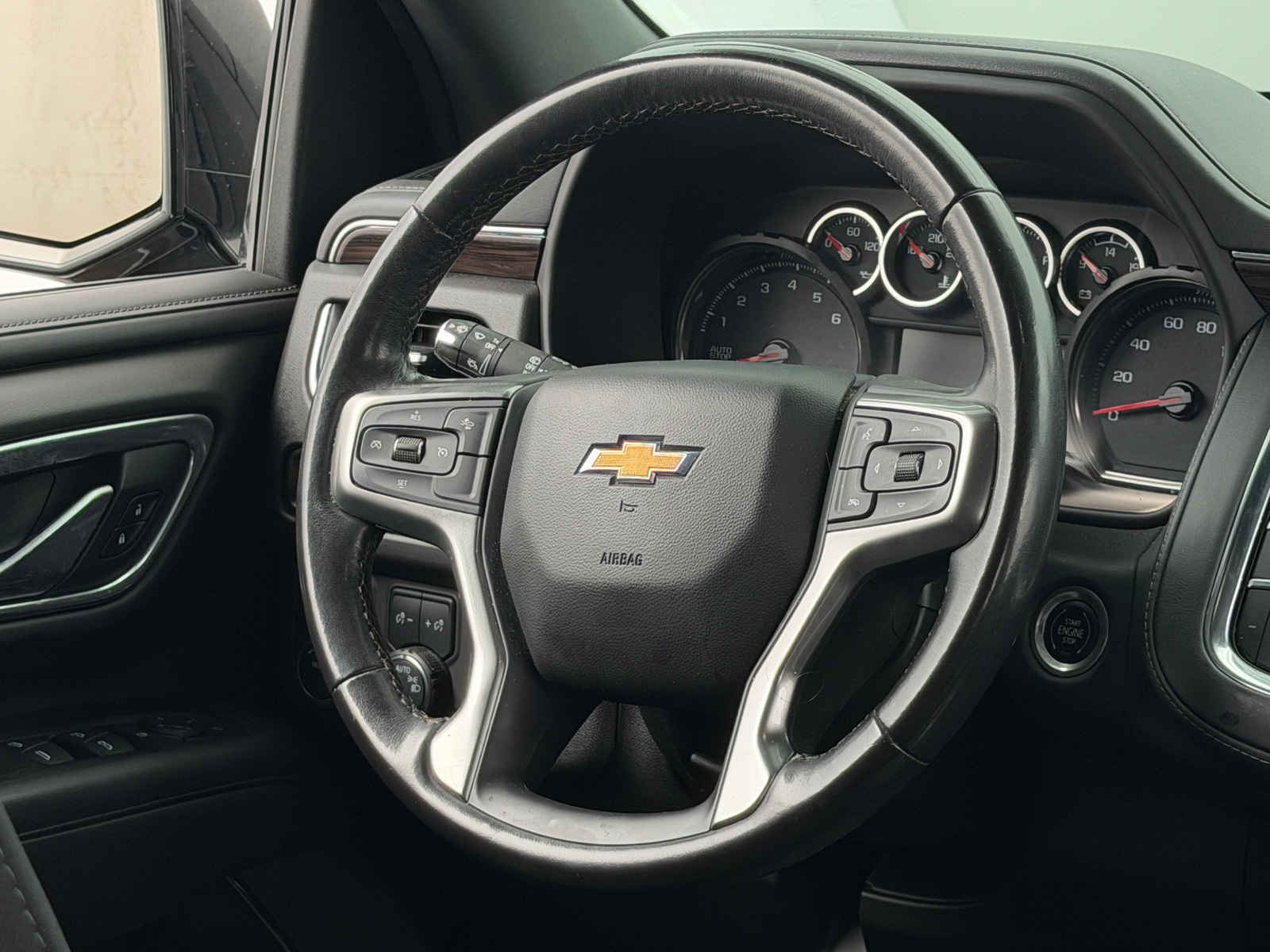 Thumbnail: 2023 Chevrolet Tahoe - 5