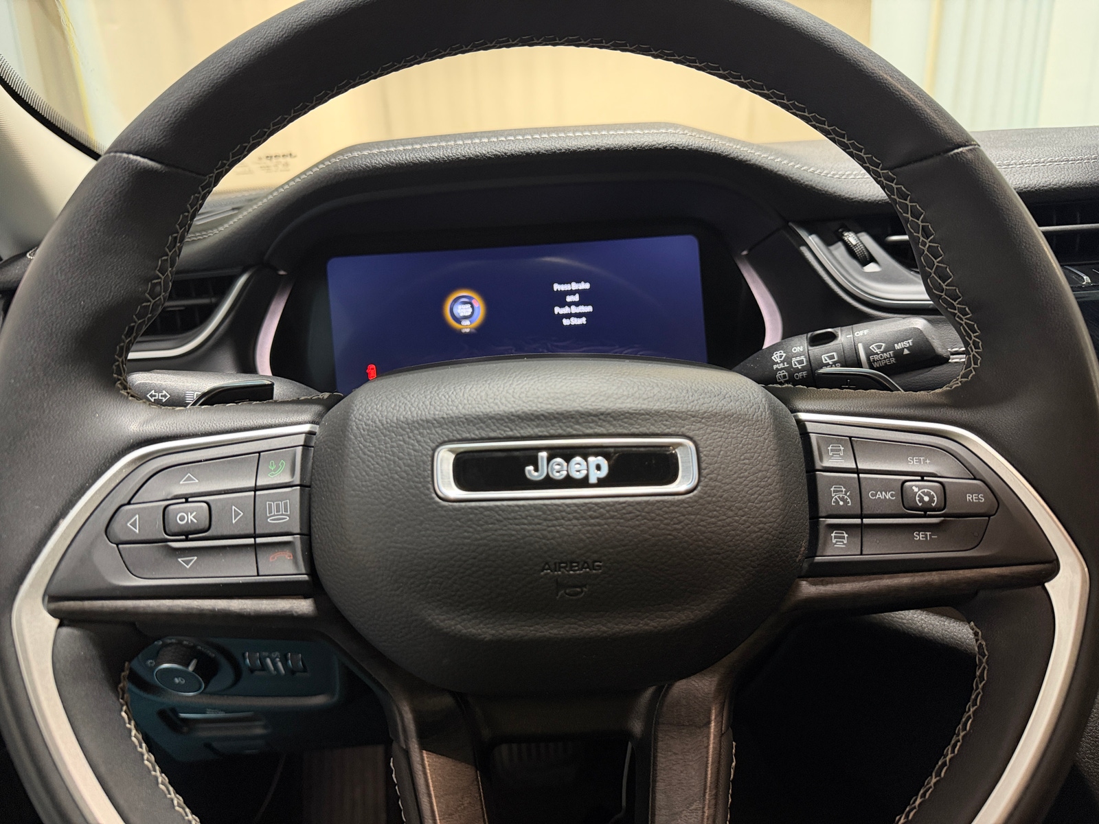 Thumbnail: 2023 Jeep Grand Cherokee - 4