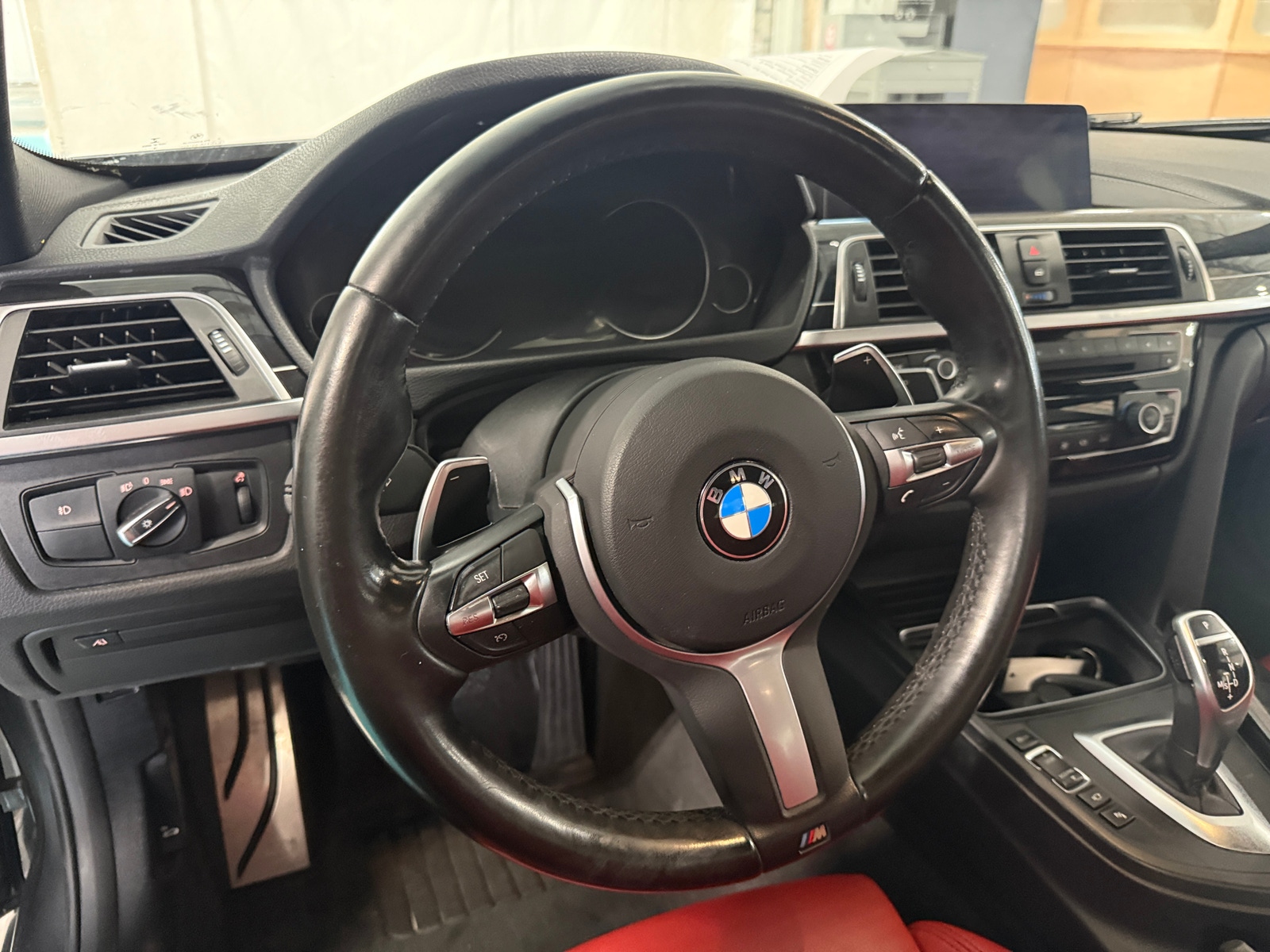 Thumbnail: 2018 BMW 3 Series - 4