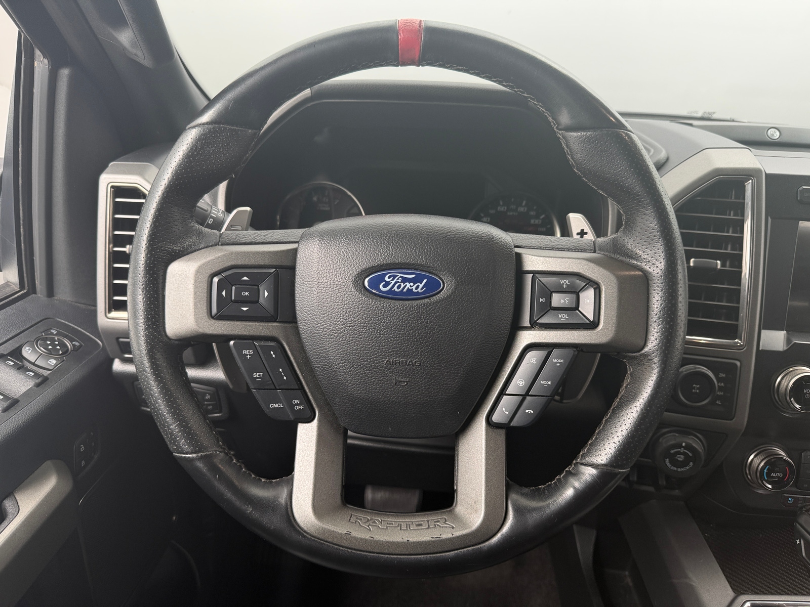 Thumbnail: 2019 Ford Econoline - 4