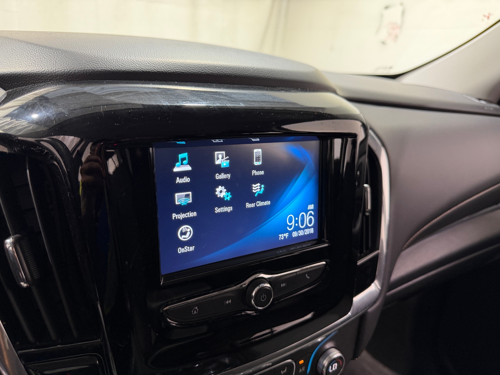 Thumbnail: 2018 Chevrolet Traverse - 4