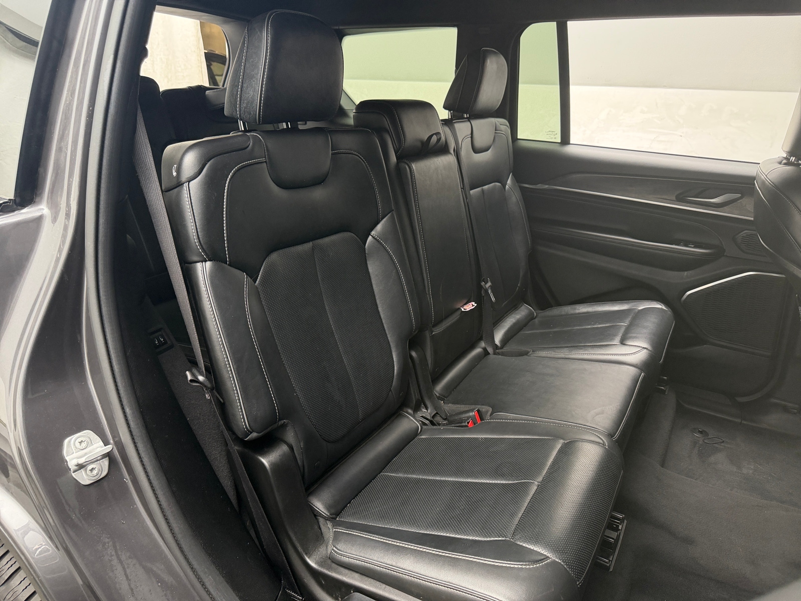 Thumbnail: 2023 Jeep Grand Cherokee L - 5