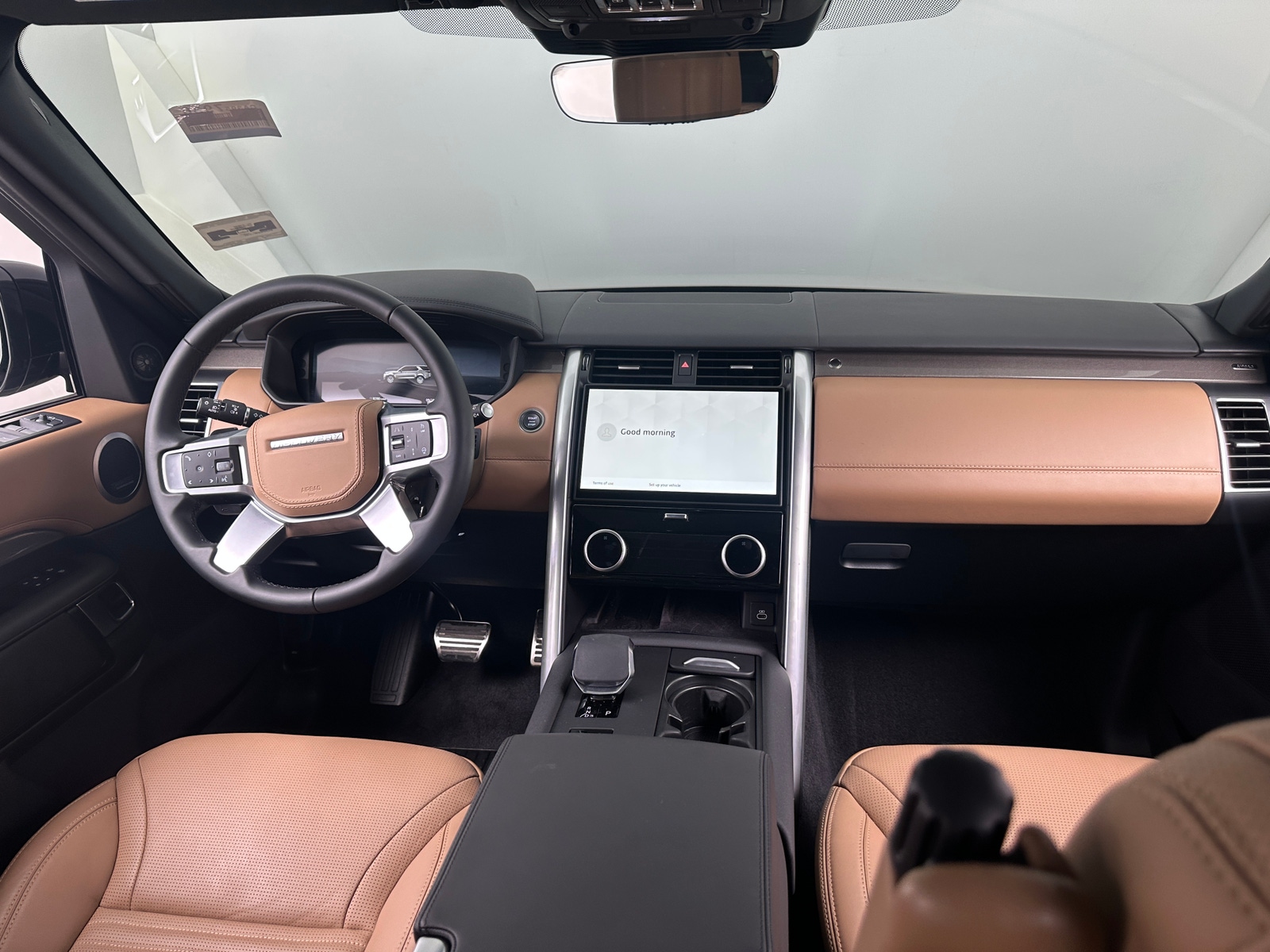 Thumbnail: 2024 Land Rover Discovery - 3