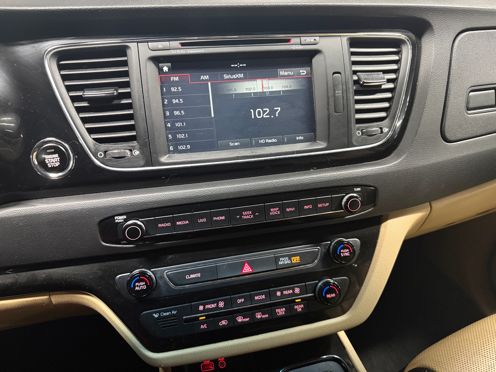 Thumbnail: 2016 Kia Sedona - 3