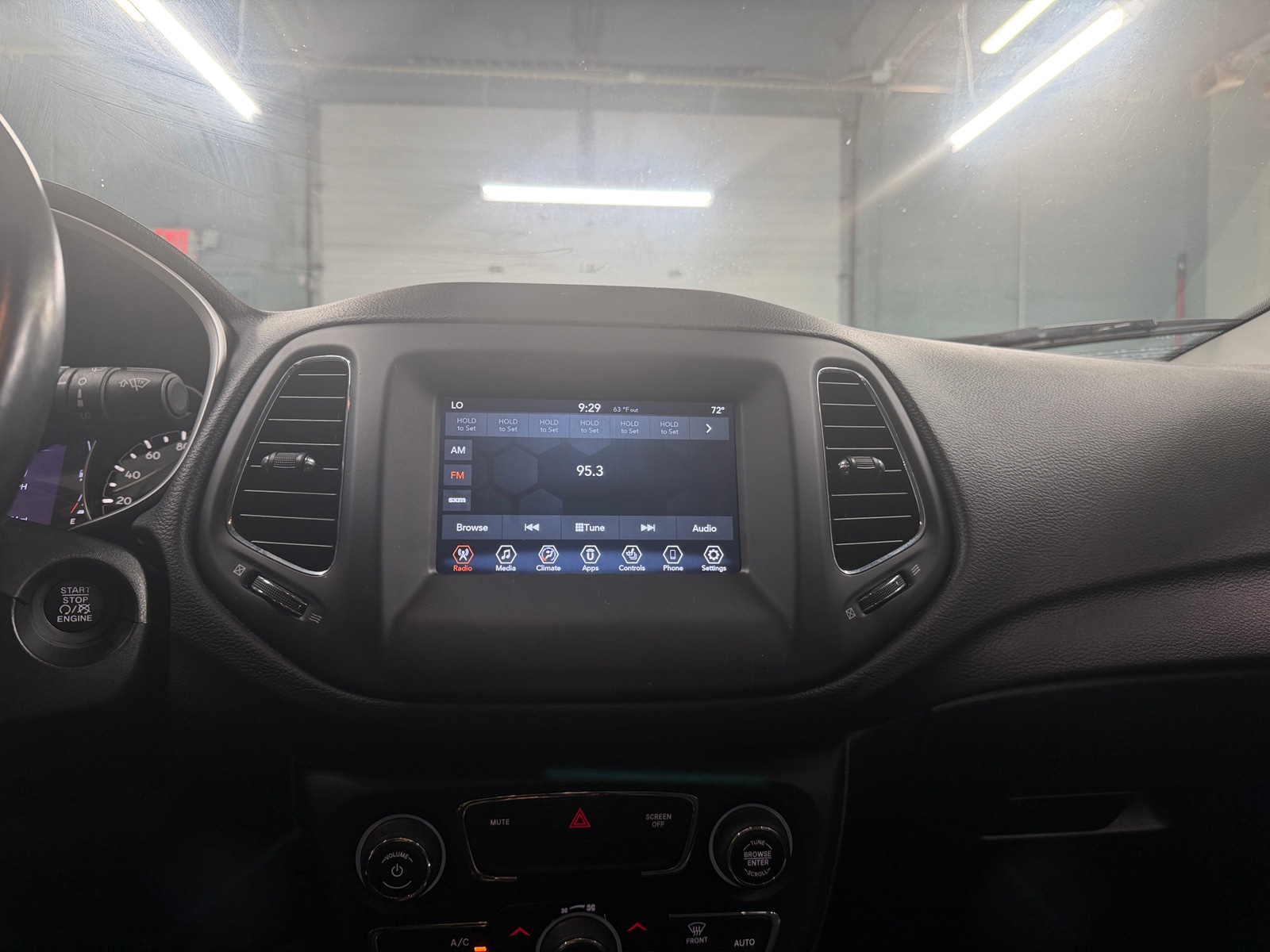 Thumbnail: 2020 Jeep Compass - 4