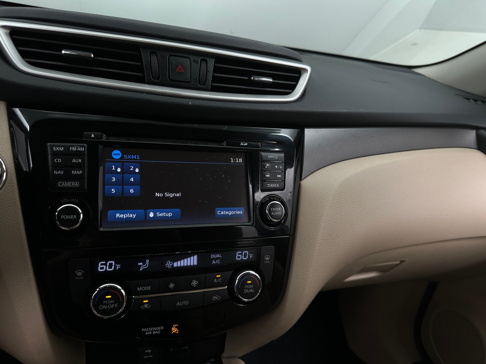 Thumbnail: 2016 Nissan Rogue - 4