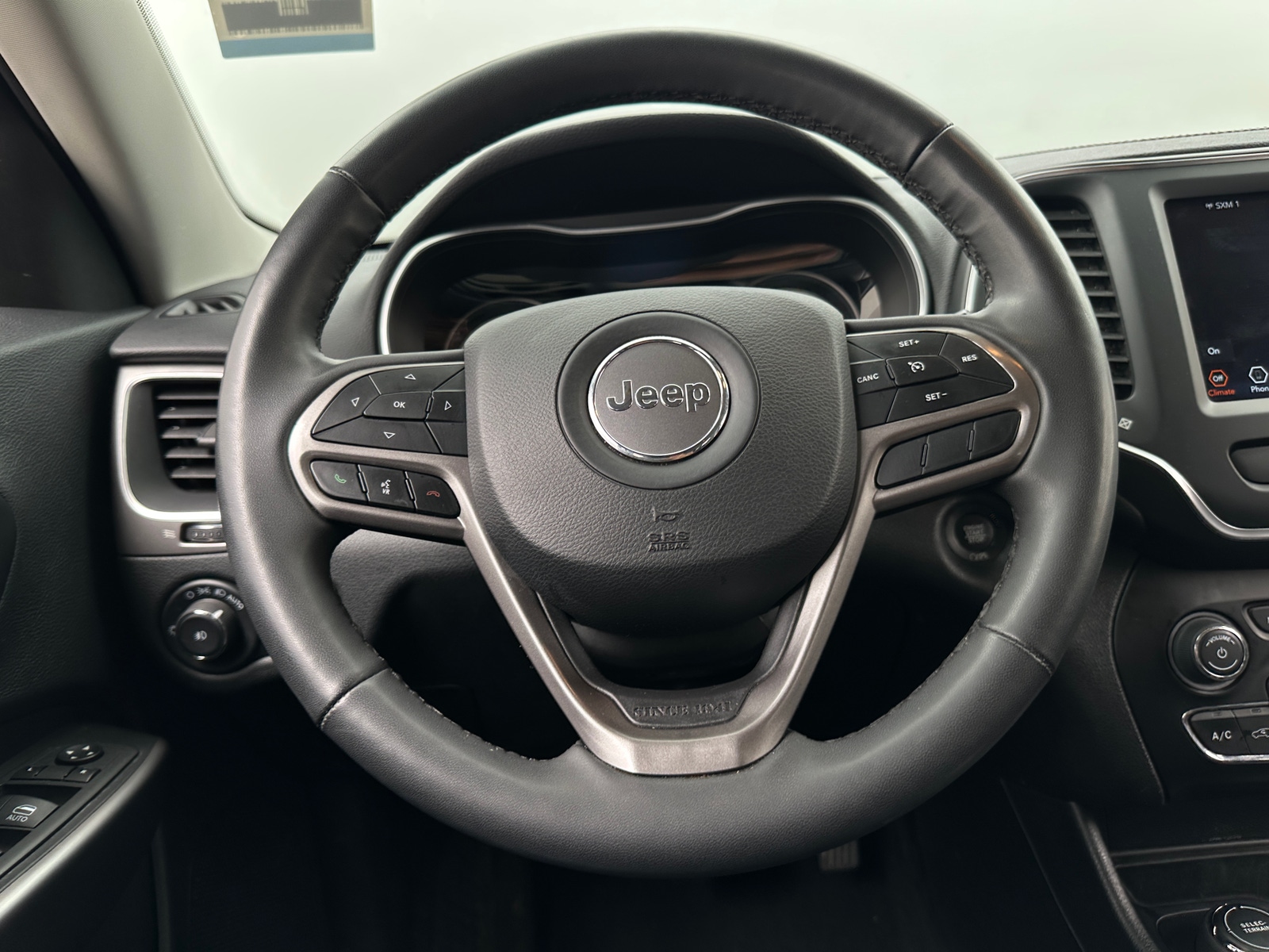 Thumbnail: 2022 Jeep Cherokee - 4