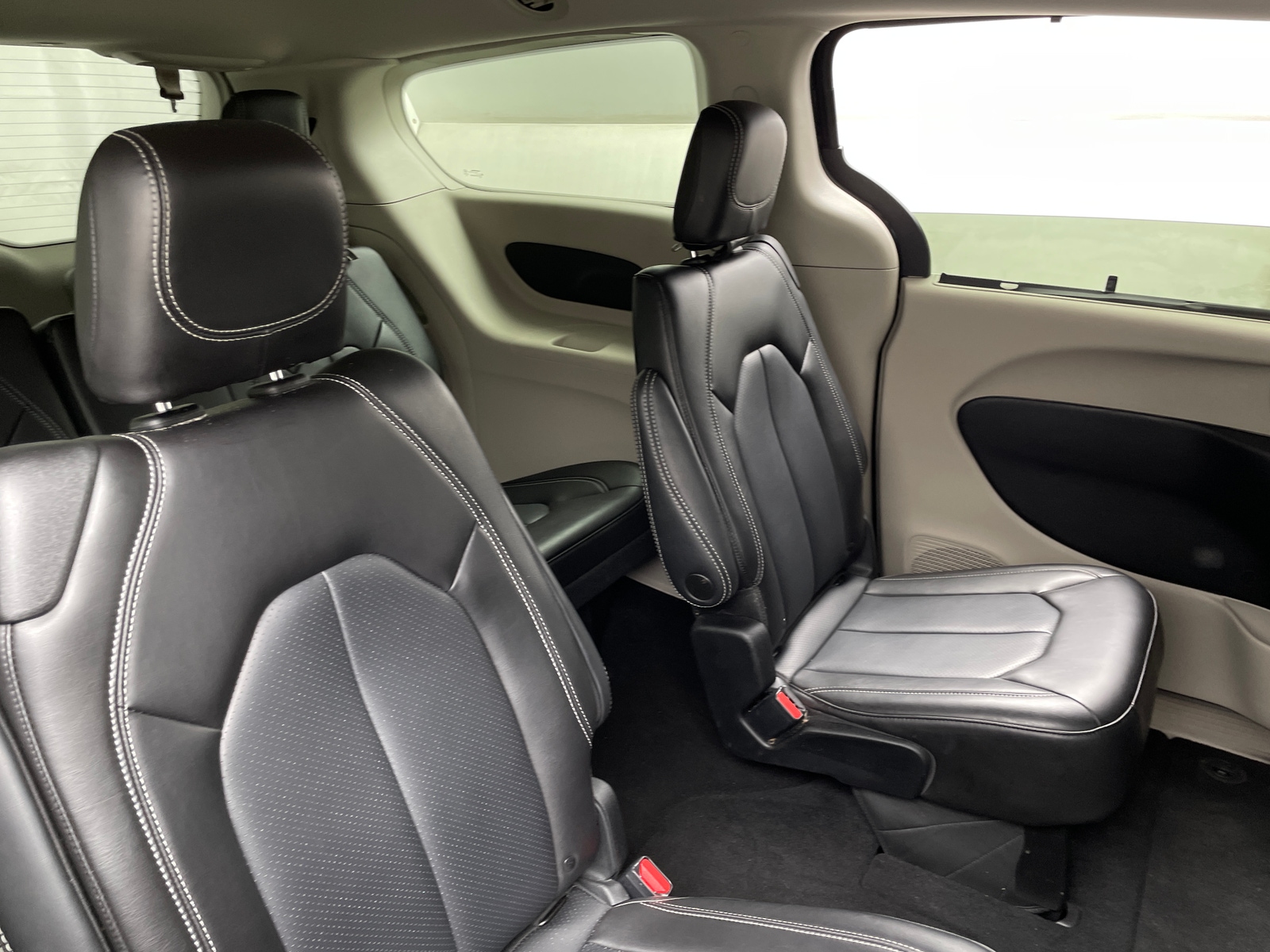 Thumbnail: 2023 Chrysler Pacifica - 5