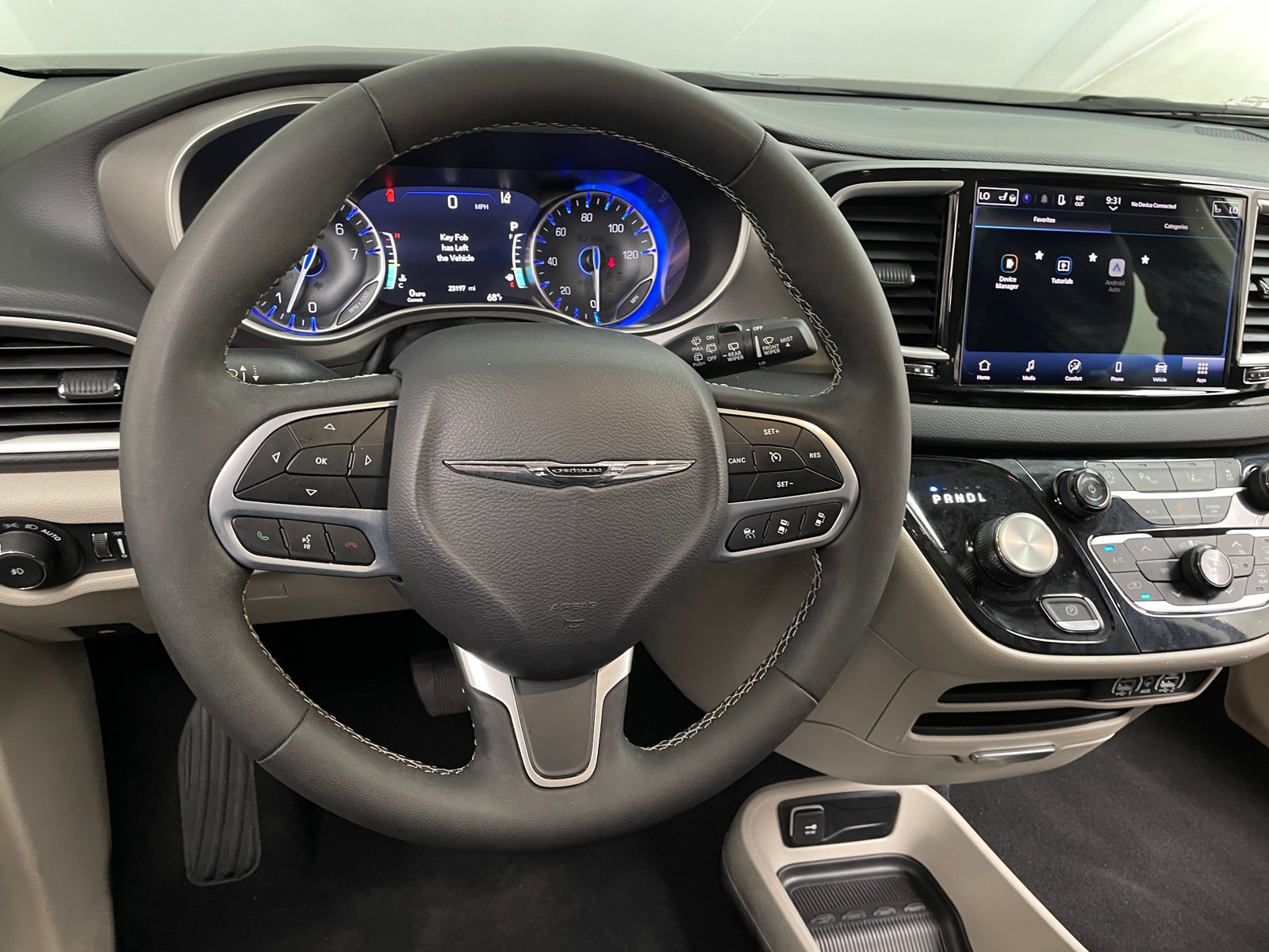 Thumbnail: 2023 Chrysler Pacifica - 4