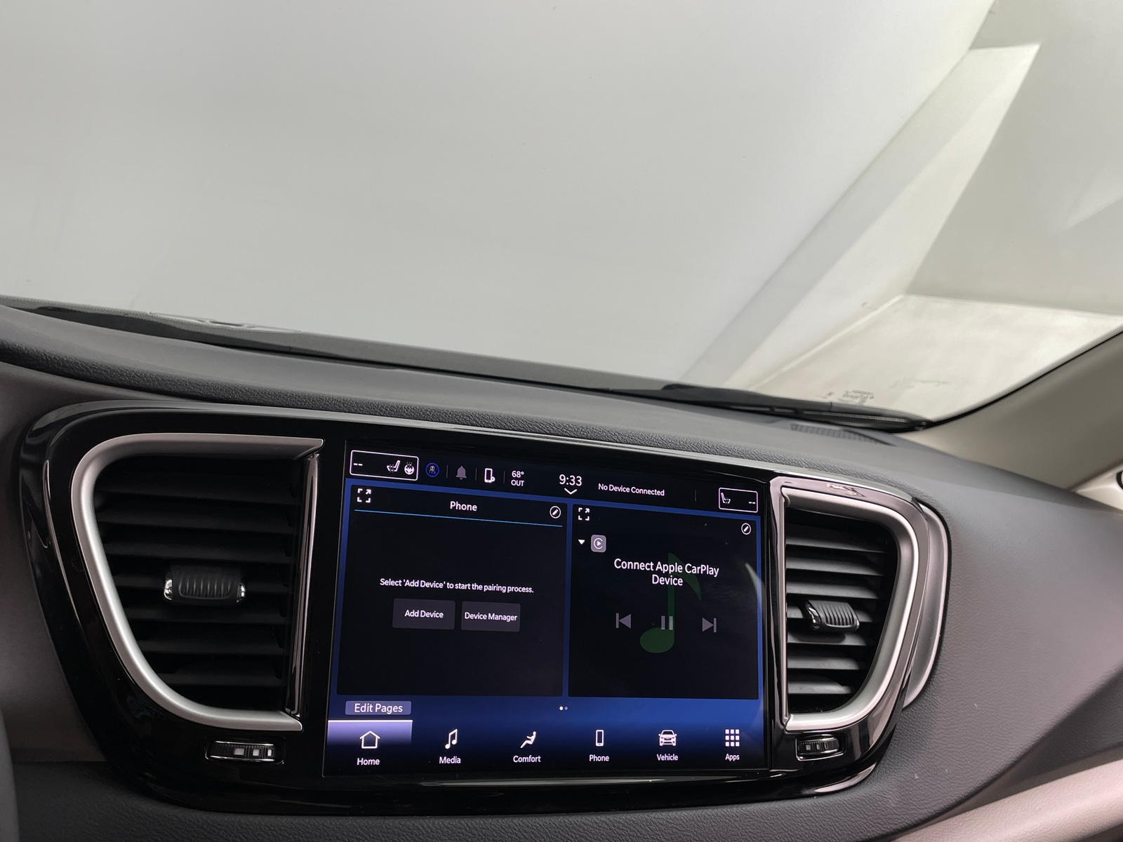 Thumbnail: 2023 Chrysler Pacifica - 3