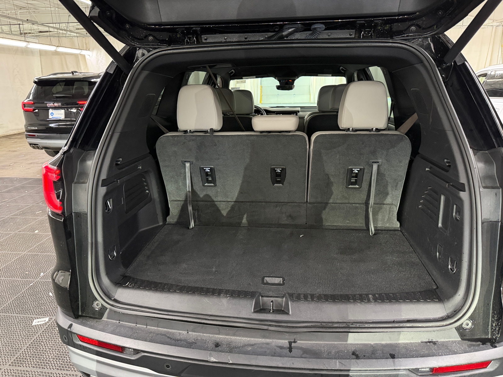 Thumbnail: 2026 GMC Acadia - 6