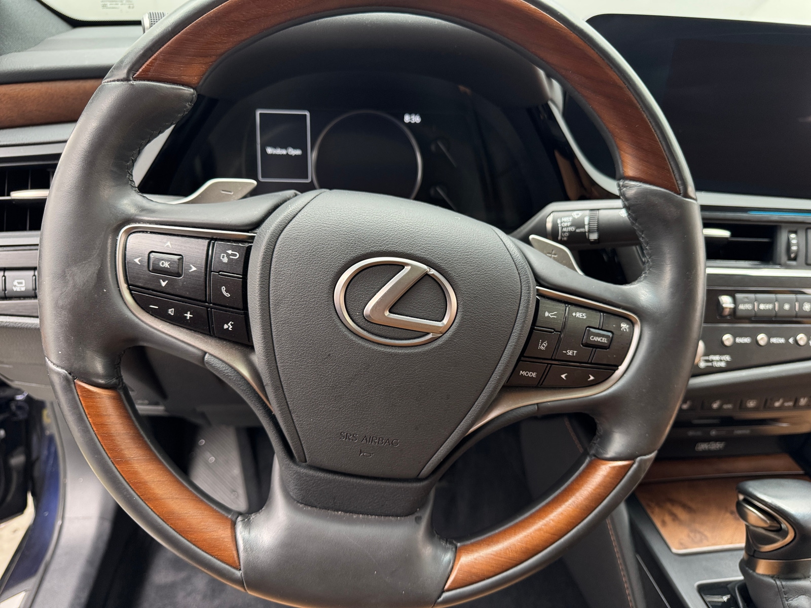 Thumbnail: 2022 Lexus ES - 4