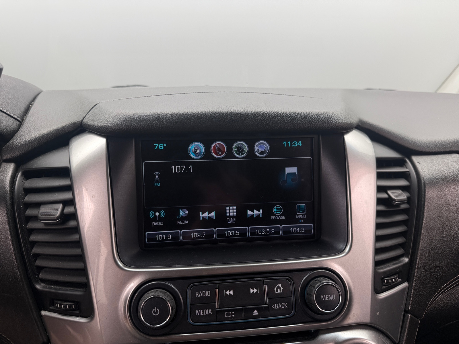 Thumbnail: 2019 Chevrolet Tahoe - 3