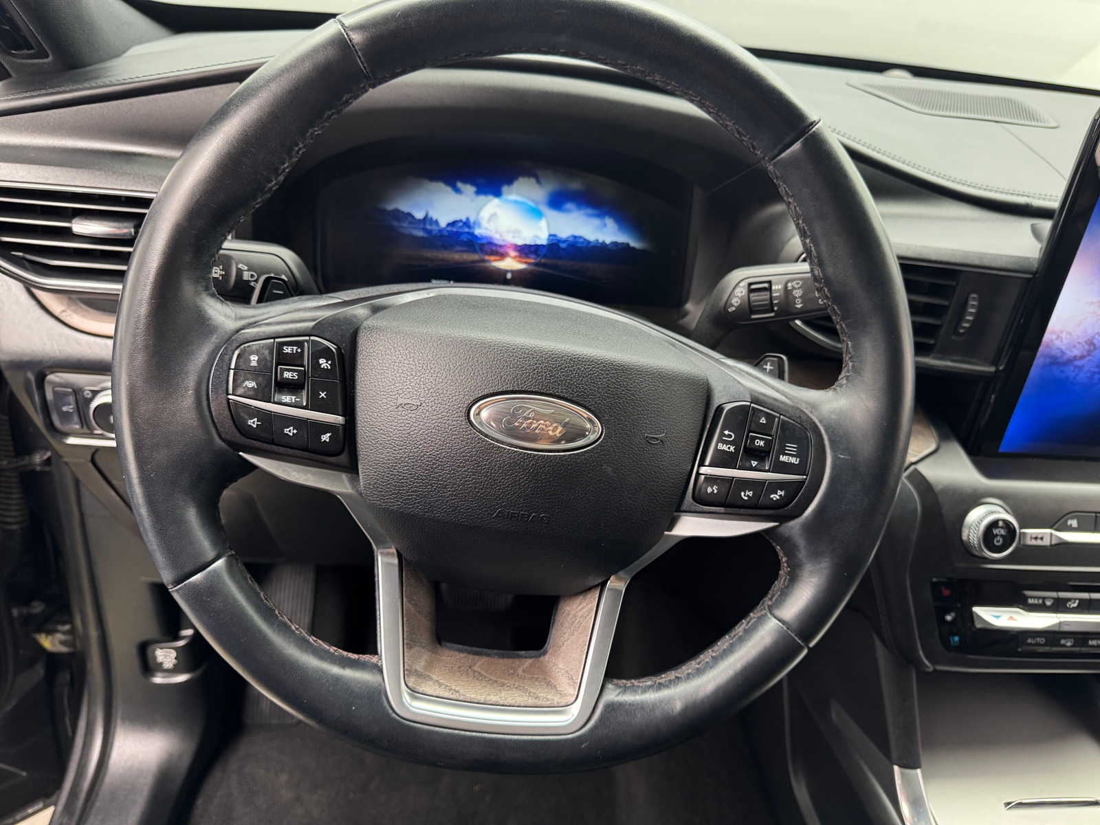 Thumbnail: 2020 Ford Explorer - 4