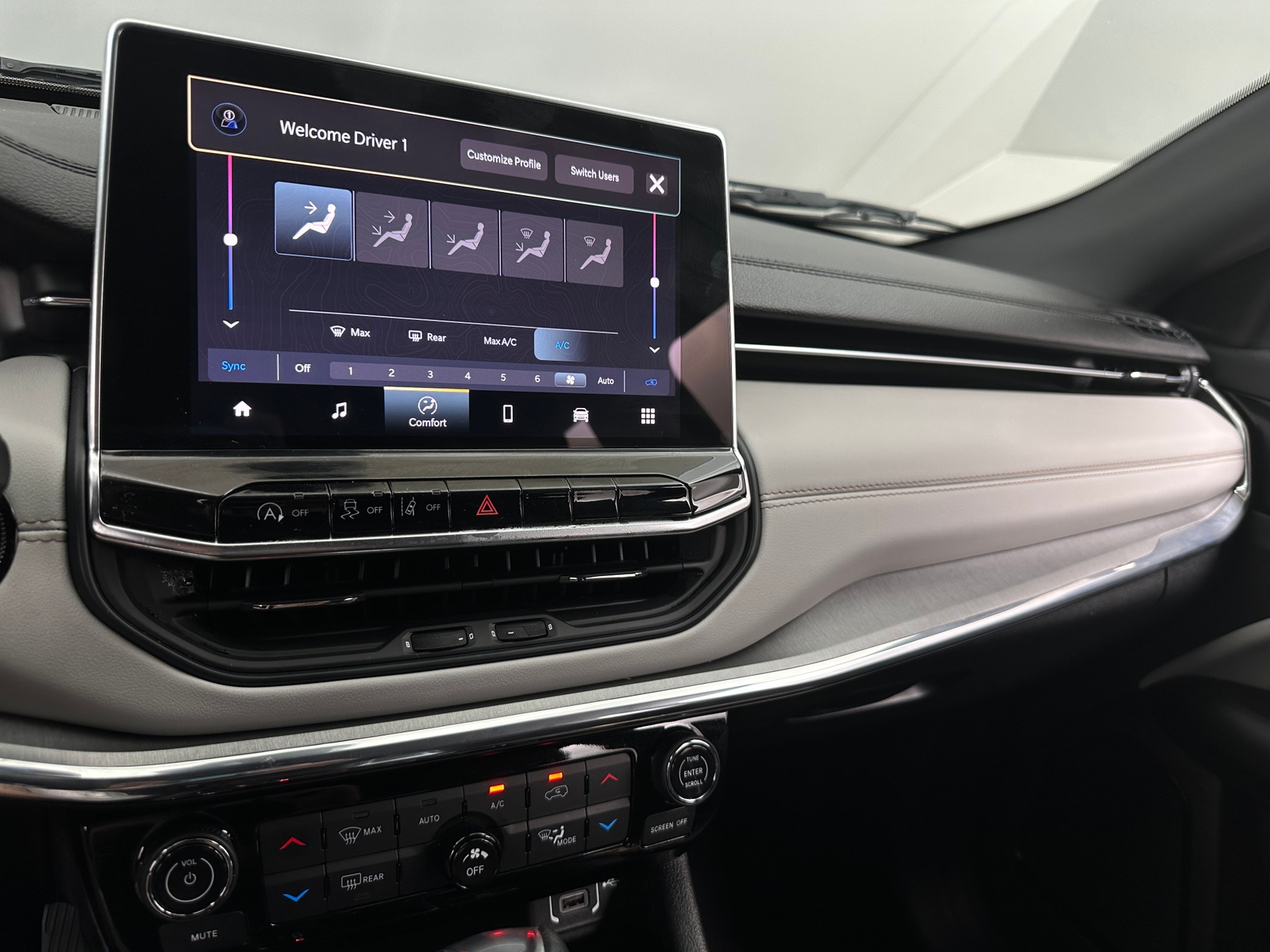 Thumbnail: 2023 Jeep Compass - 3