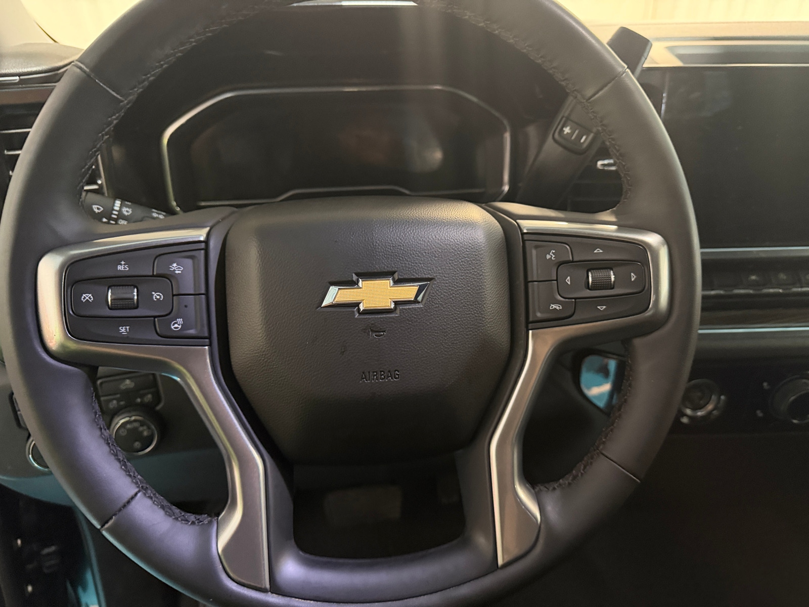 Thumbnail: 2023 Chevrolet Silverado 1500 - 5