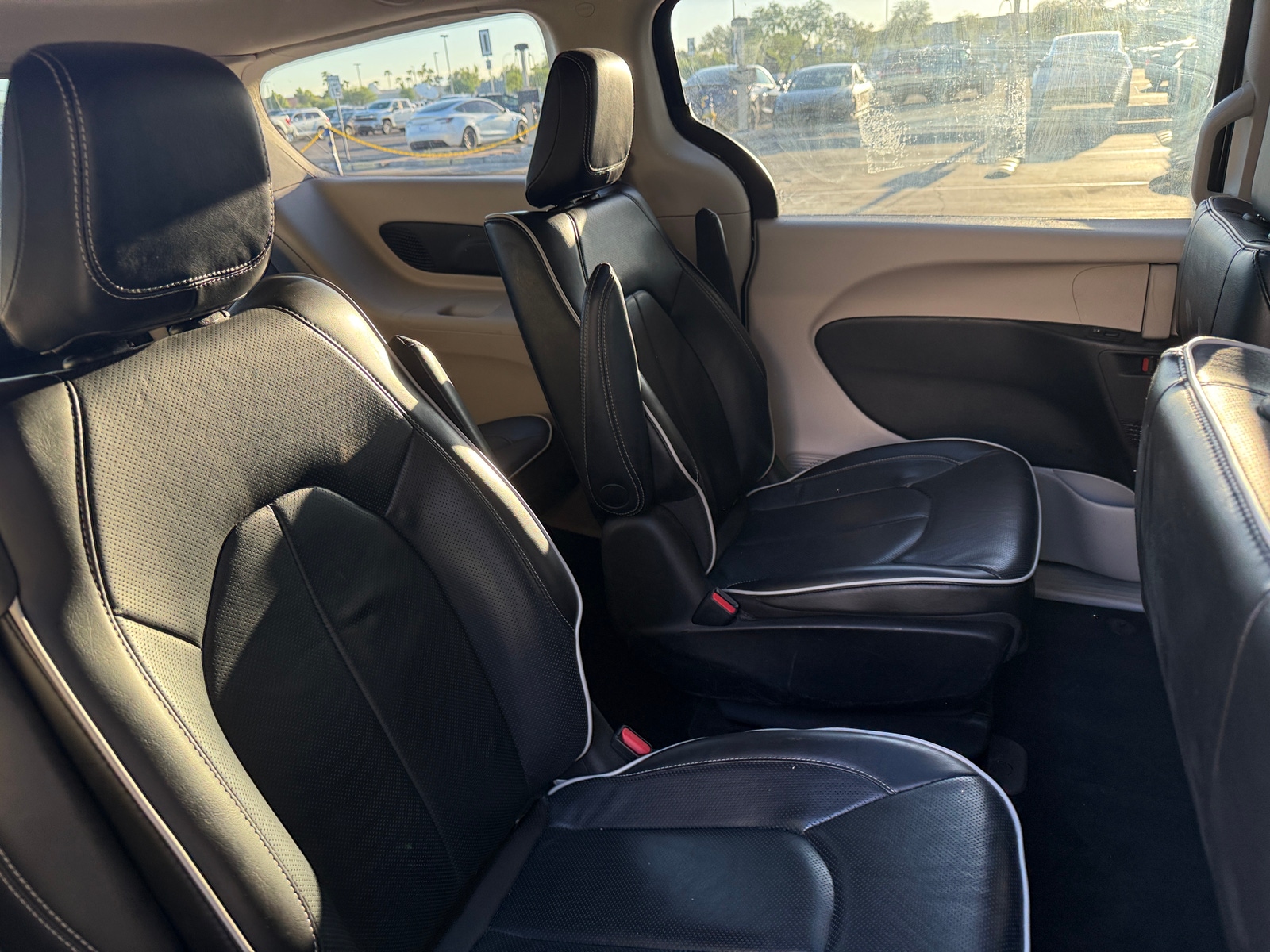 Thumbnail: 2023 Chrysler Pacifica - 5