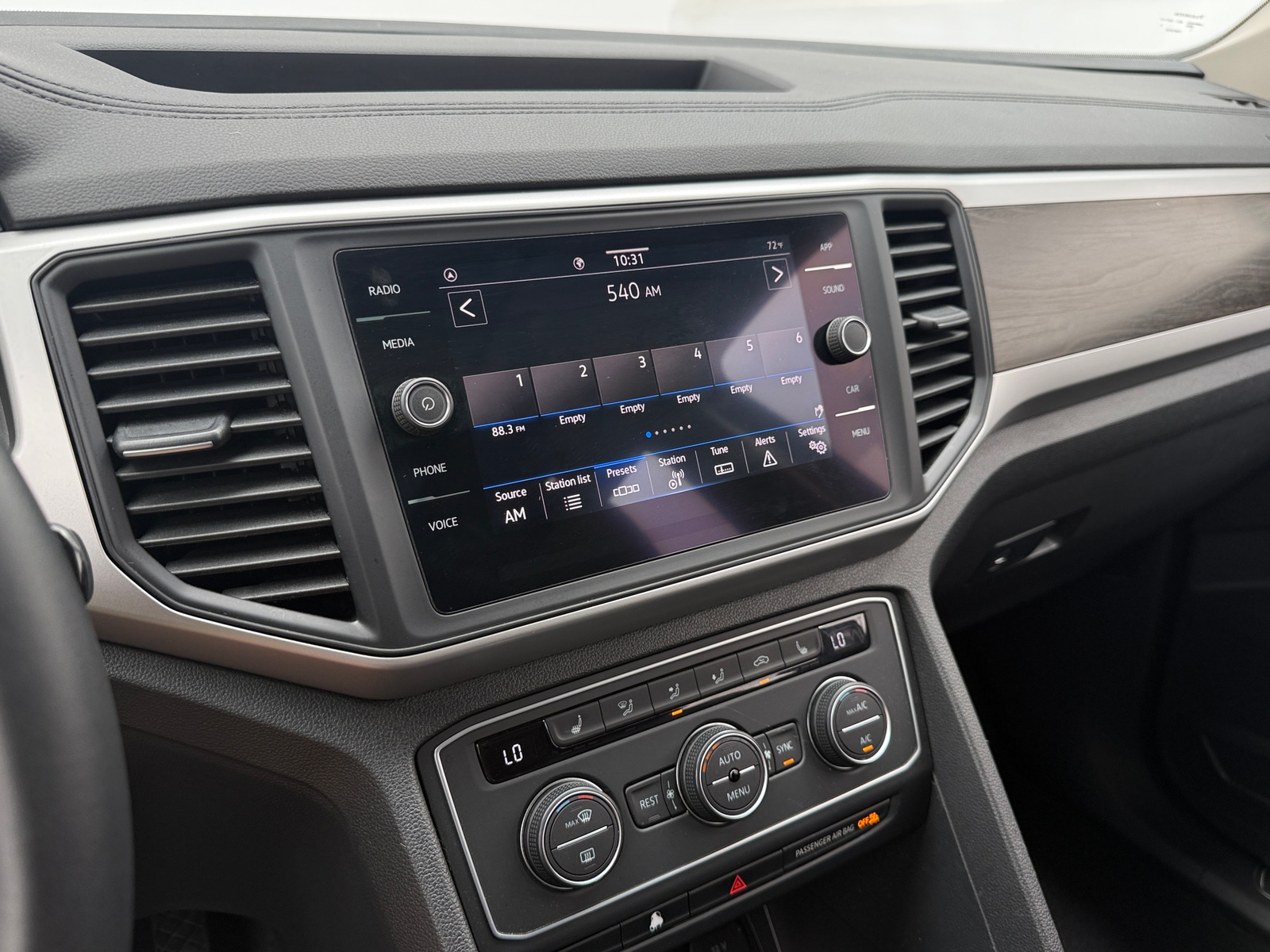 Thumbnail: 2021 Volkswagen Atlas - 3