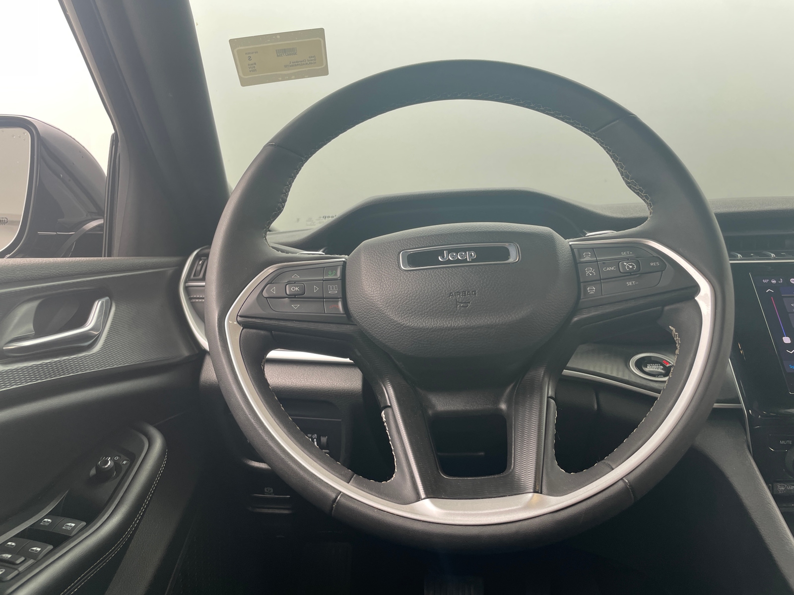 Thumbnail: 2024 Jeep Grand Cherokee L - 4