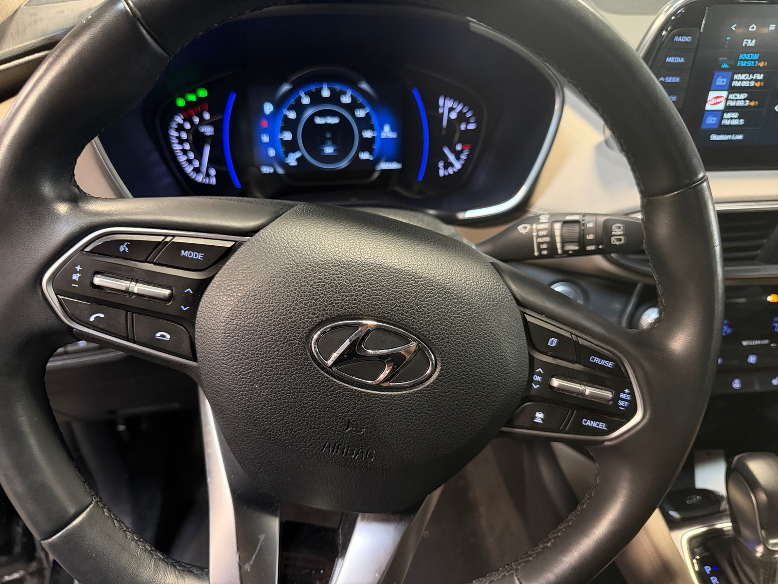 Thumbnail: 2019 Hyundai Santa Fe - 4