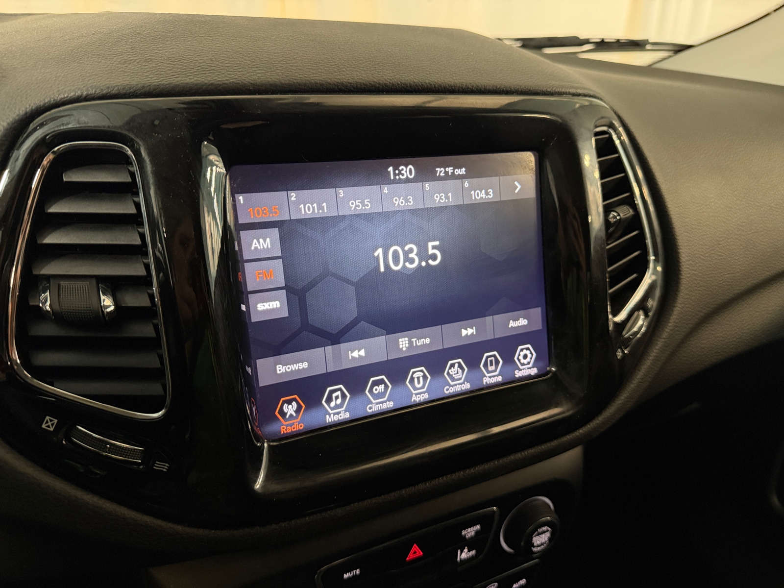 Thumbnail: 2021 Jeep Compass - 3