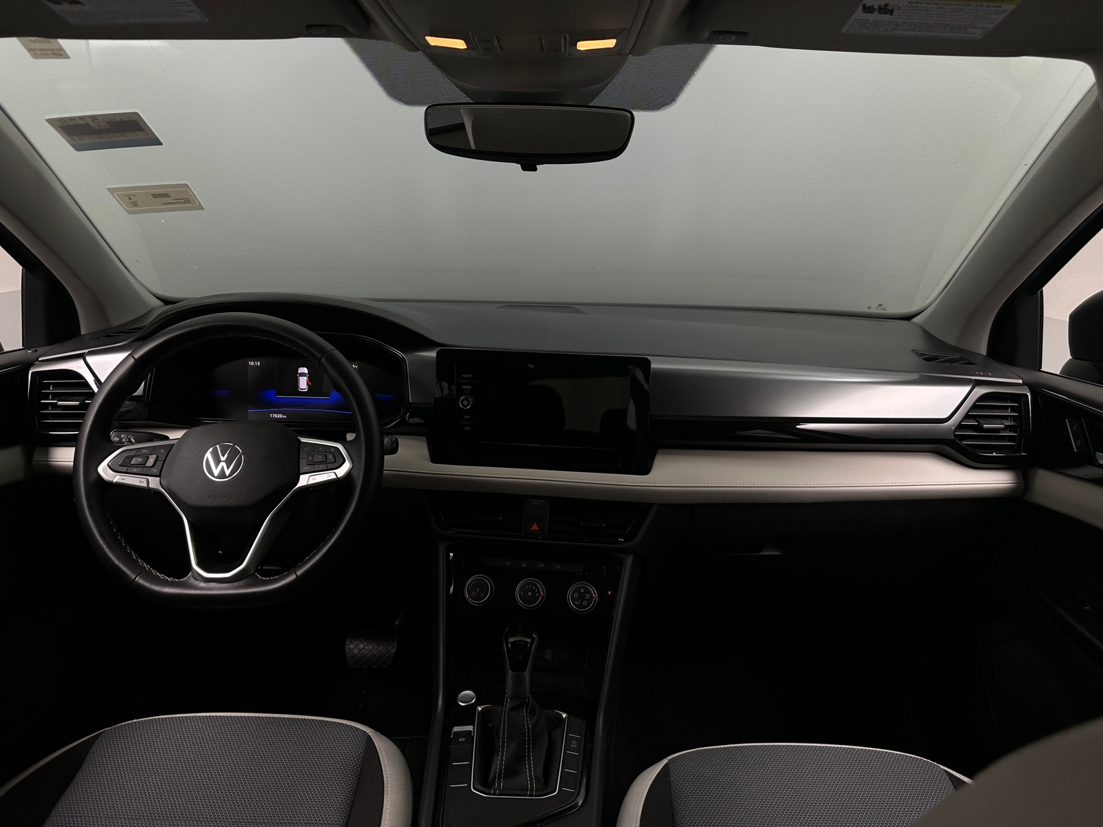 Thumbnail: 2025 Volkswagen Taos - 3